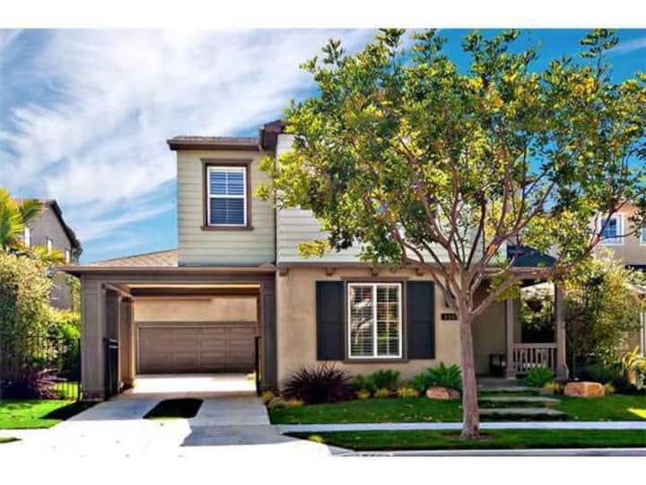 Walk To The Beach - 4b/3ba Home - Carlsbad, CA