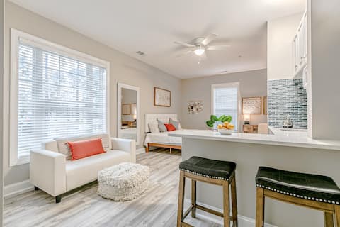 Popular Airbnb listing: Mini Oasis Studio 10 Min to All Myrtle Beach in Carolina Forest