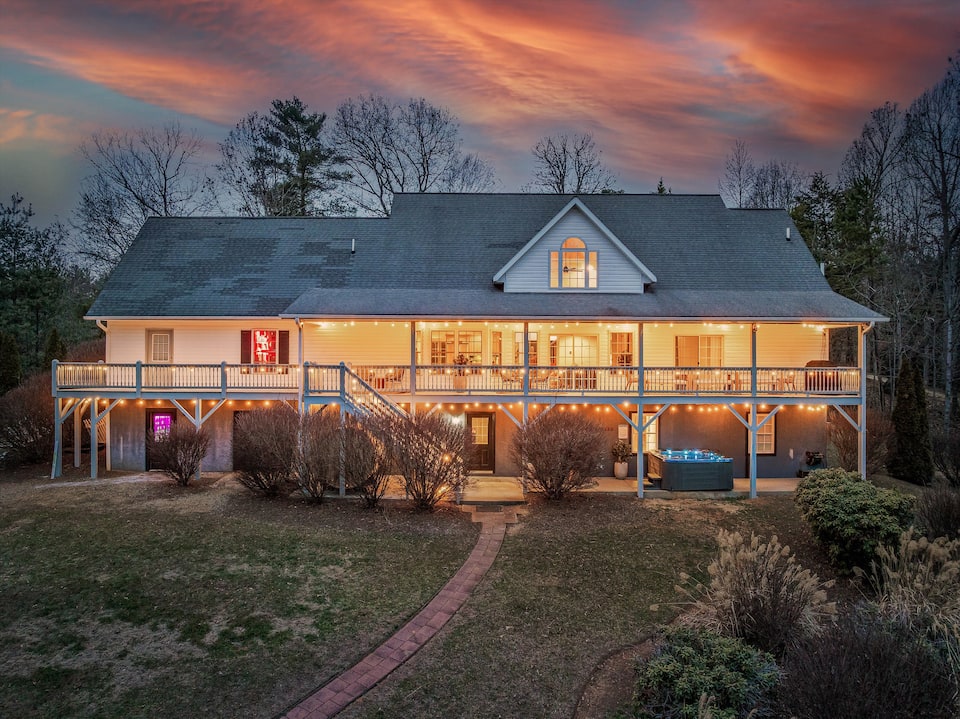 Brook Knoll, a big group house near Asheville, Weaverville, North Carolina, United States, photo 1 of 10
