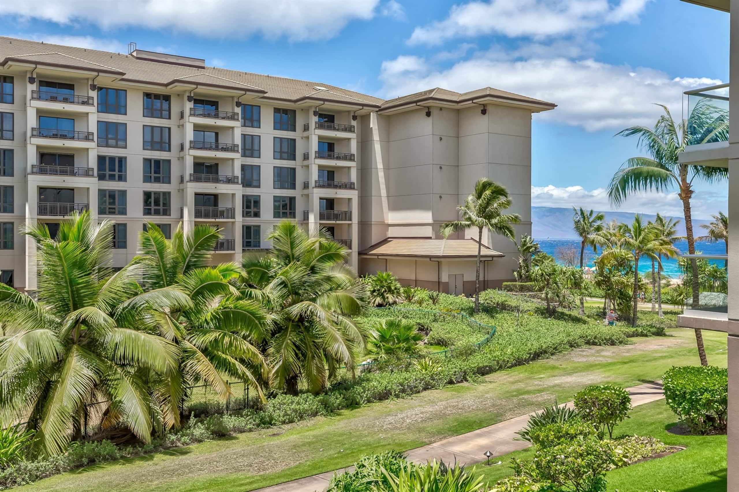 Condo in Lahaina · ★5.0 · 1 bedroom · 2 beds · 1 bath - Image 2