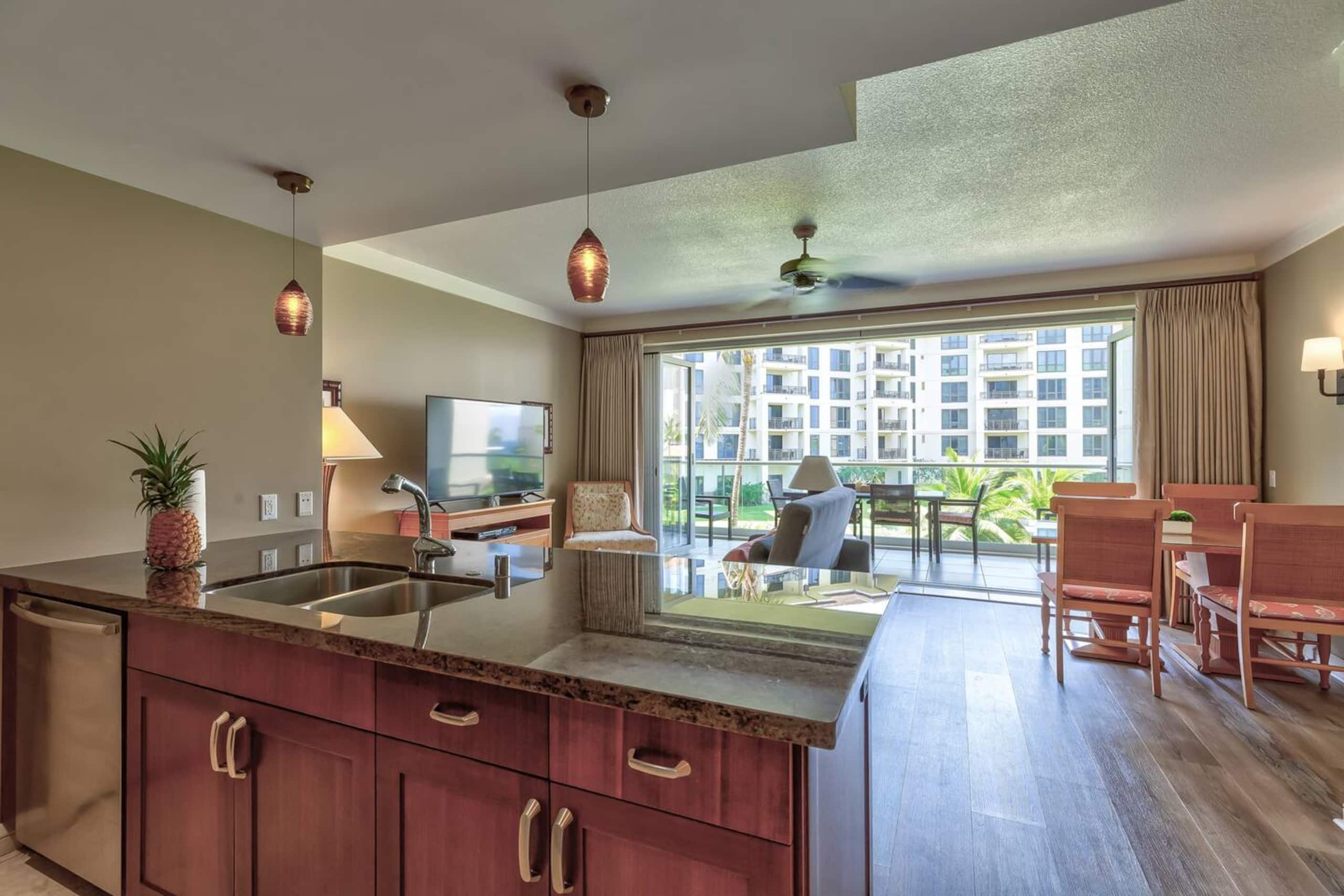 Condo in Lahaina · ★5.0 · 1 bedroom · 2 beds · 1 bath - Image 7