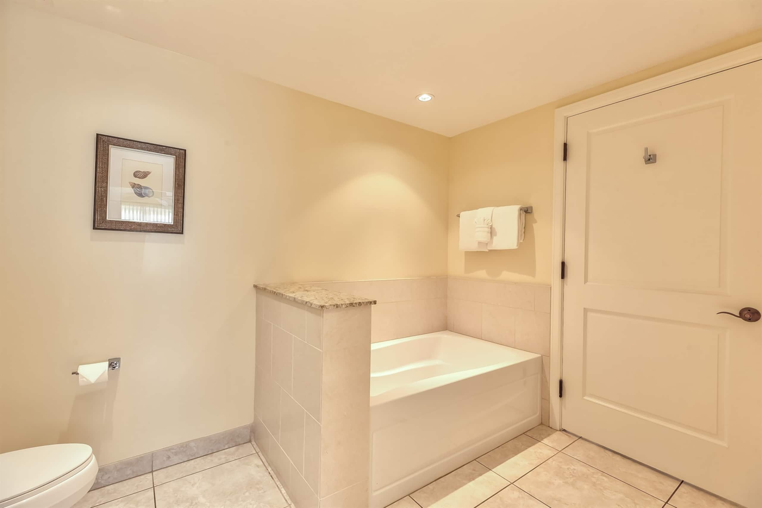 Condo in Lahaina · ★5.0 · 1 bedroom · 2 beds · 1 bath - Image 20