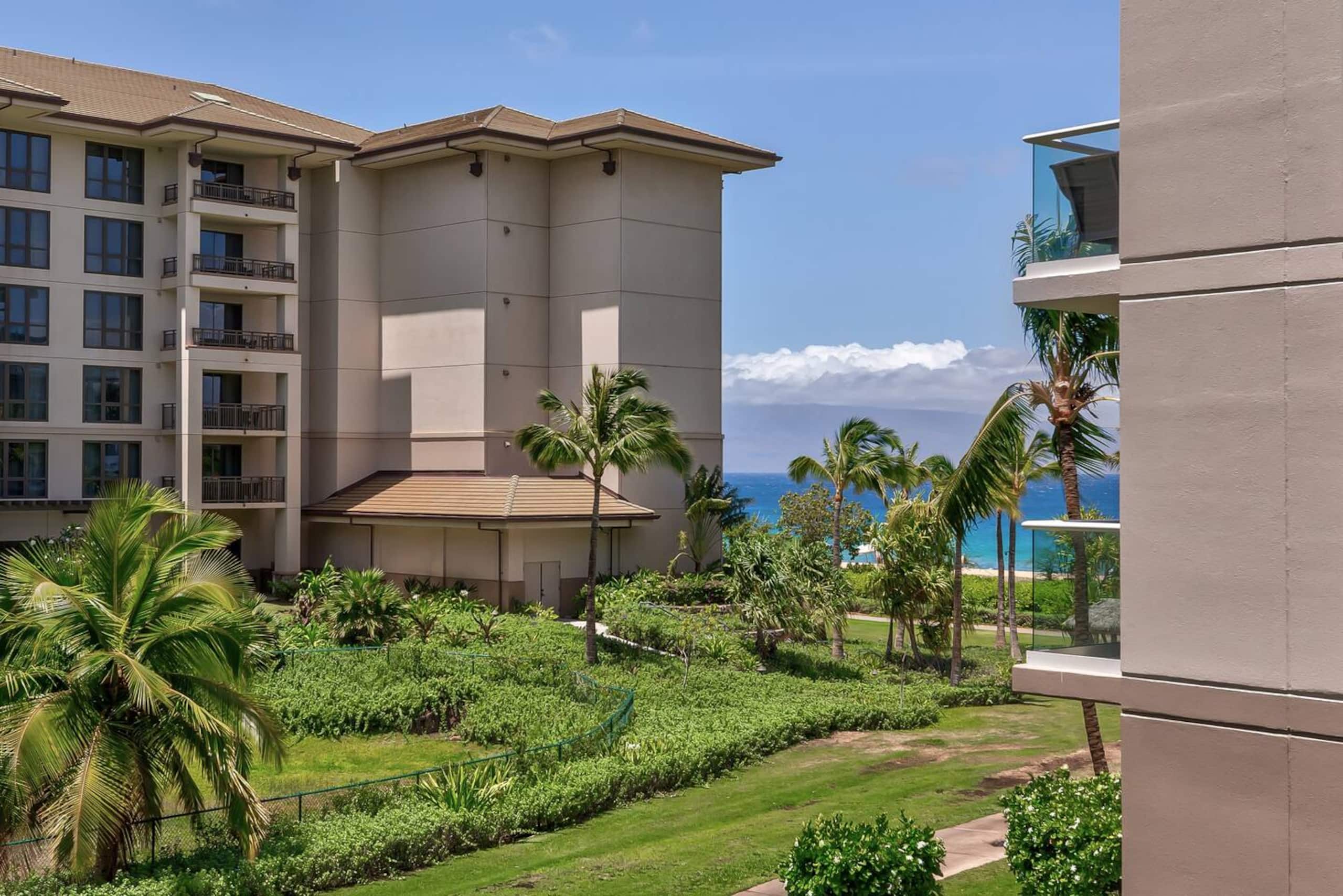 Condo in Lahaina · ★5.0 · 1 bedroom · 2 beds · 1 bath - Image 3
