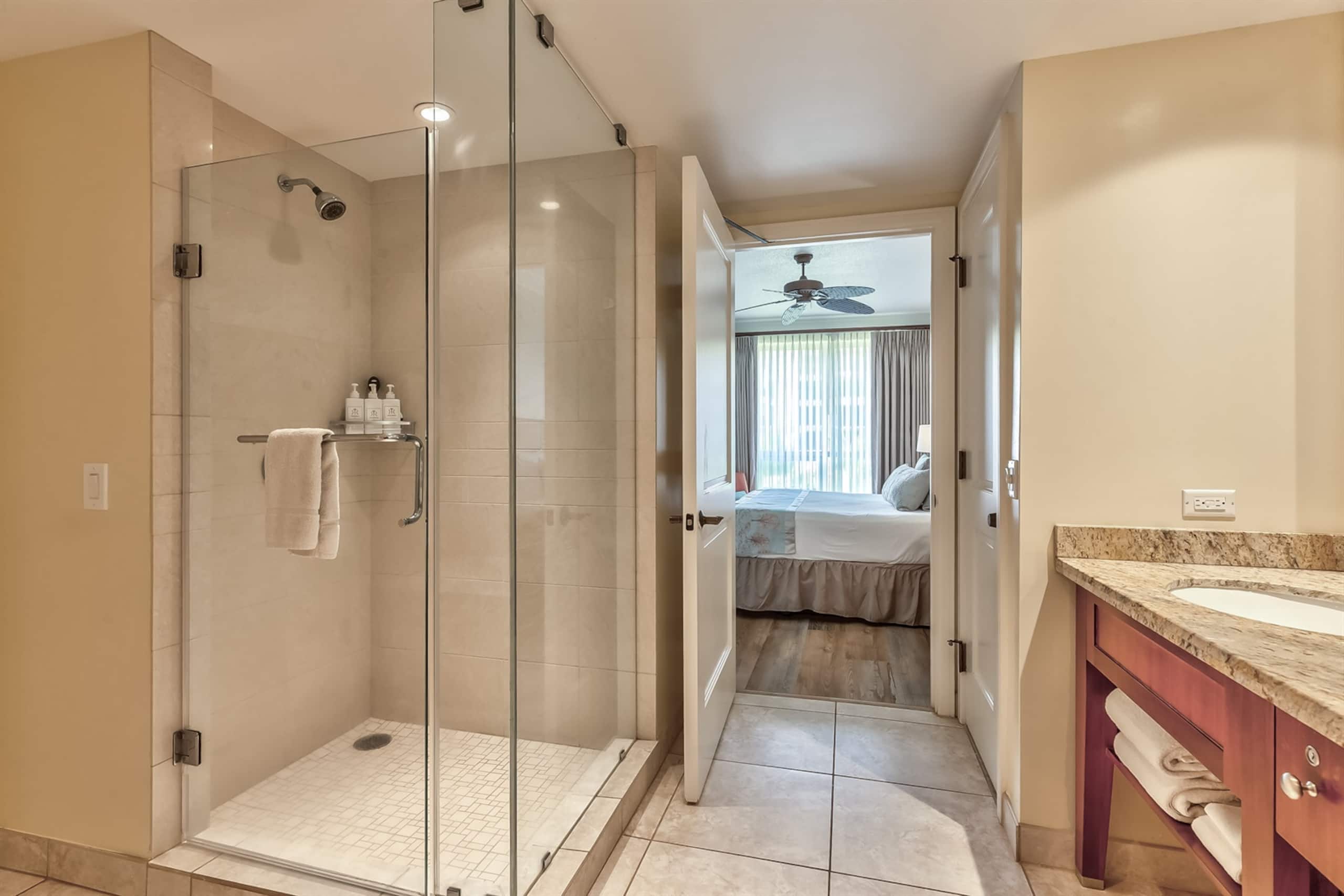 Condo in Lahaina · ★5.0 · 1 bedroom · 2 beds · 1 bath - Image 21
