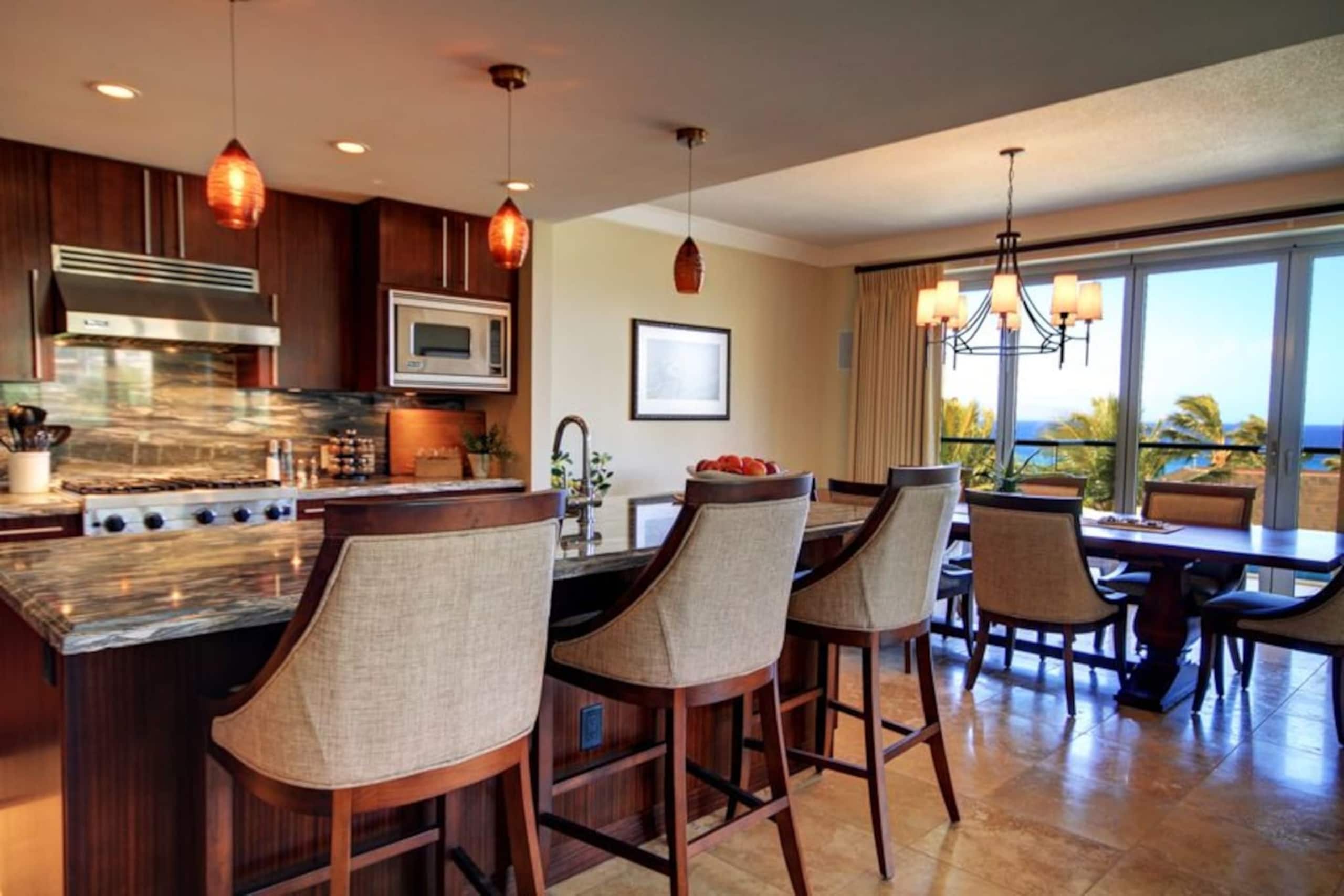 Condo in Lahaina · ★4.67 · 3 bedrooms · 4 beds · 3 baths - Image 5