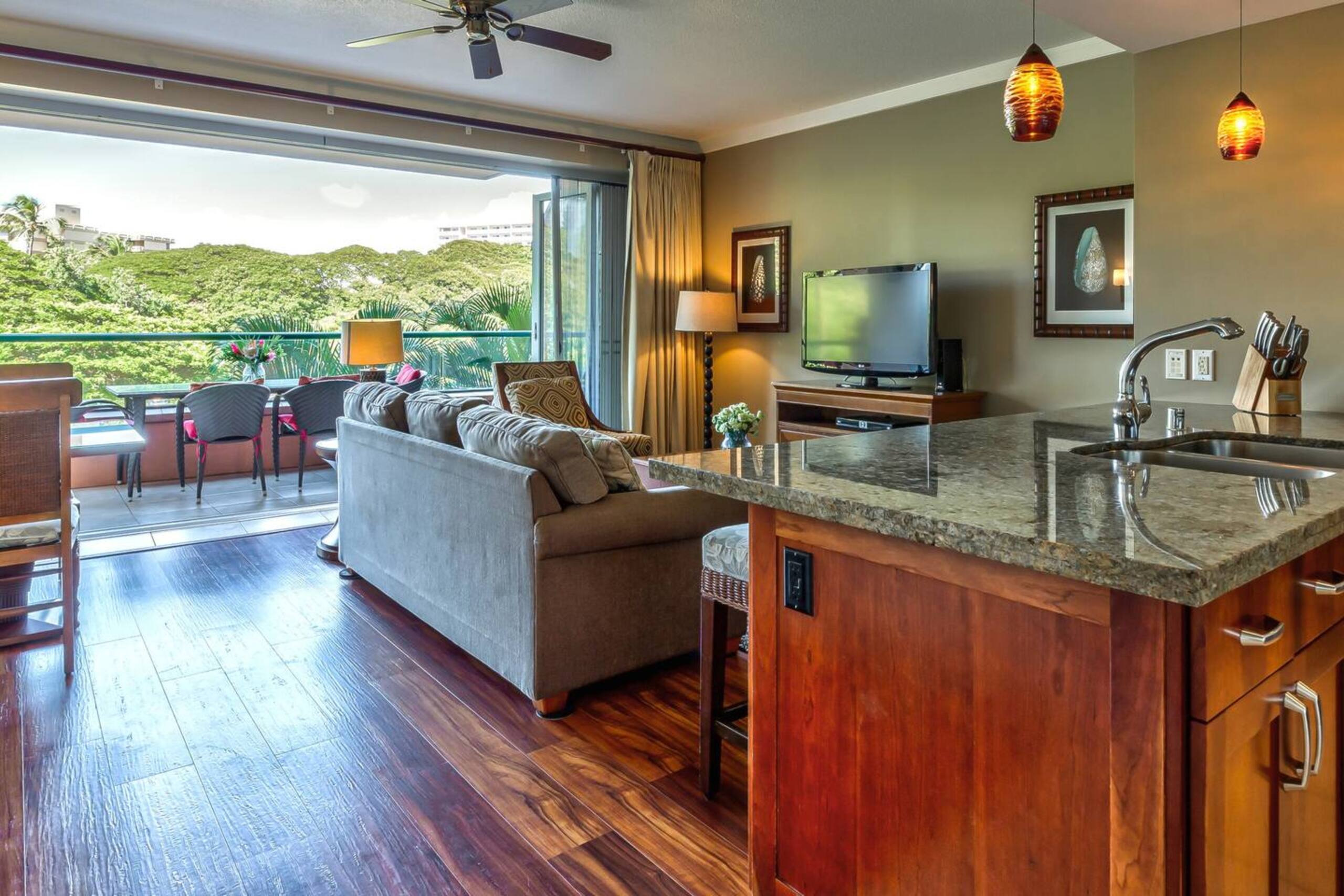 Condo in Lahaina · ★4.79 · 1 bedroom · 2 beds · 1 bath - Image 11