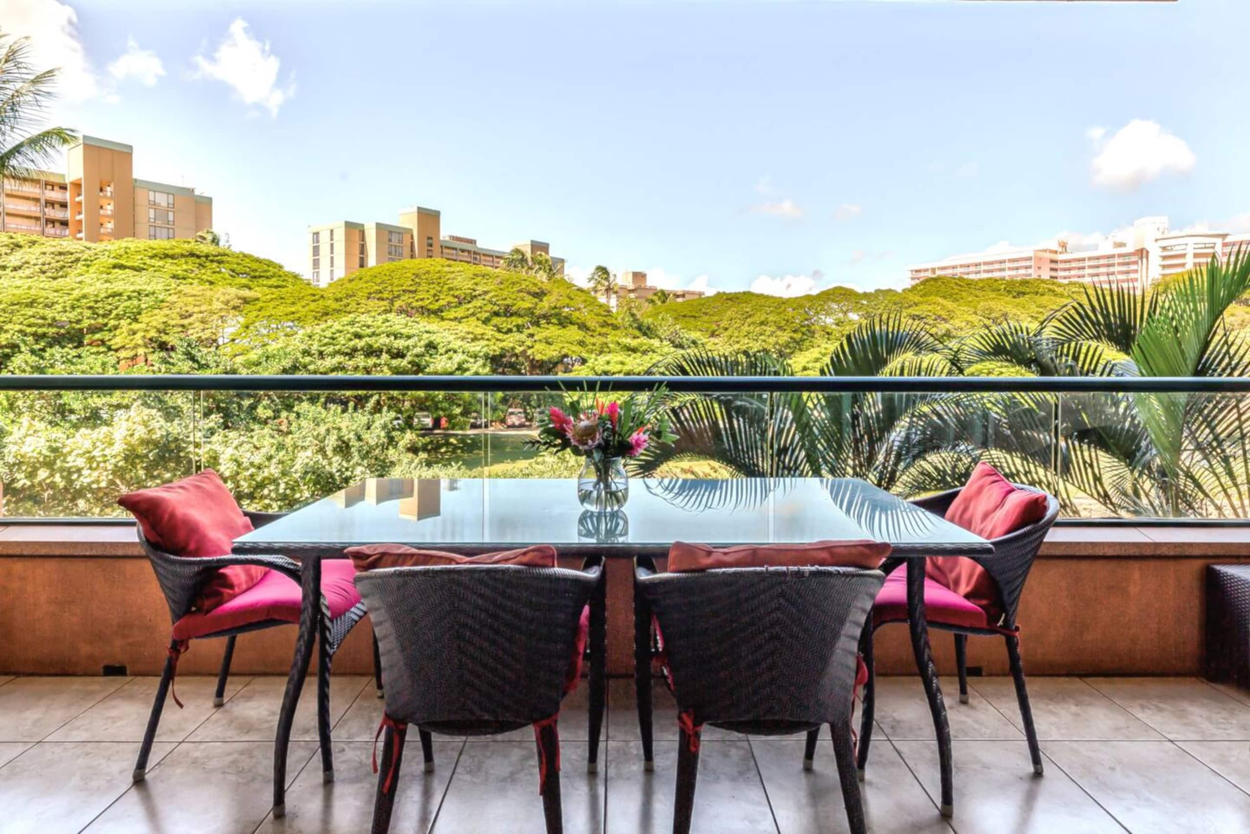 Condo in Lahaina · ★4.79 · 1 bedroom · 2 beds · 1 bath - Image 4