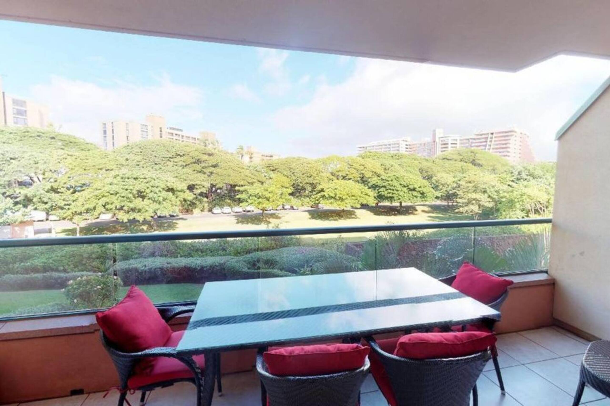 Condo in Lahaina · ★4.79 · 1 bedroom · 2 beds · 1 bath - Image 3