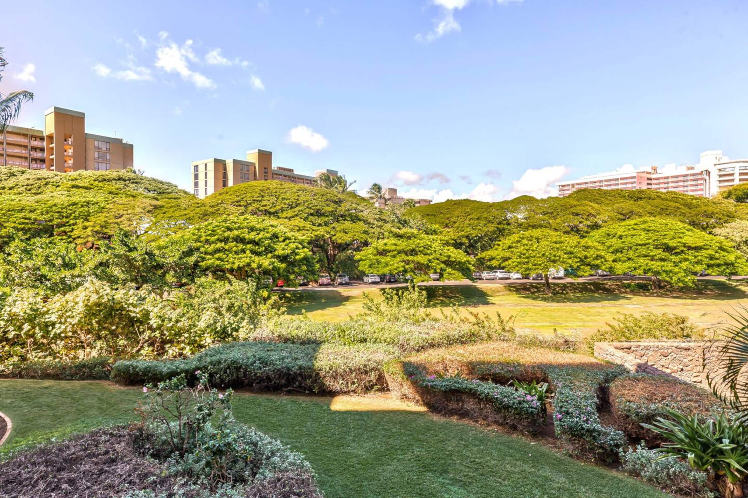 Condo in Lahaina · ★4.79 · 1 bedroom · 2 beds · 1 bath - Image 39