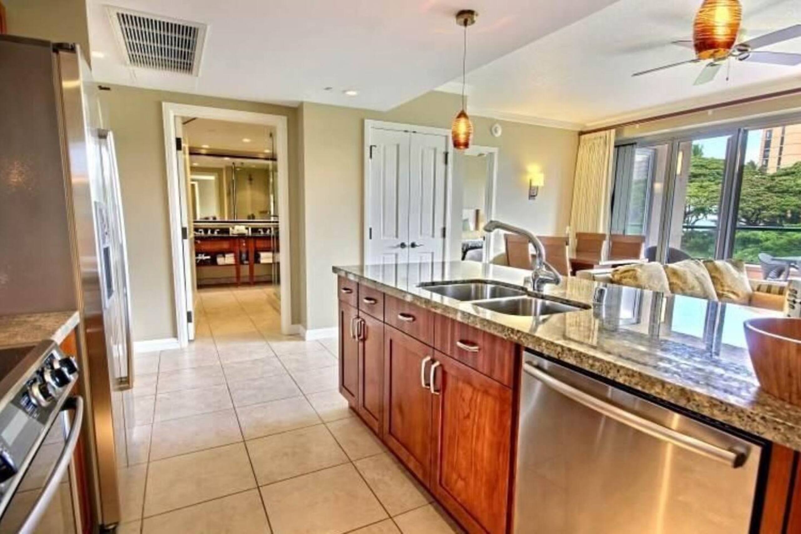 Condo in Lahaina · ★4.79 · 1 bedroom · 2 beds · 1 bath - Image 18