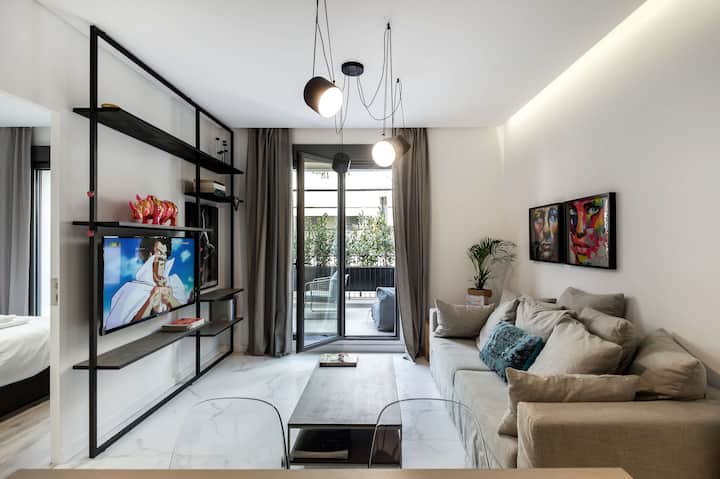 Stylish 2br With Balcony In Prime Syntagma - Athens