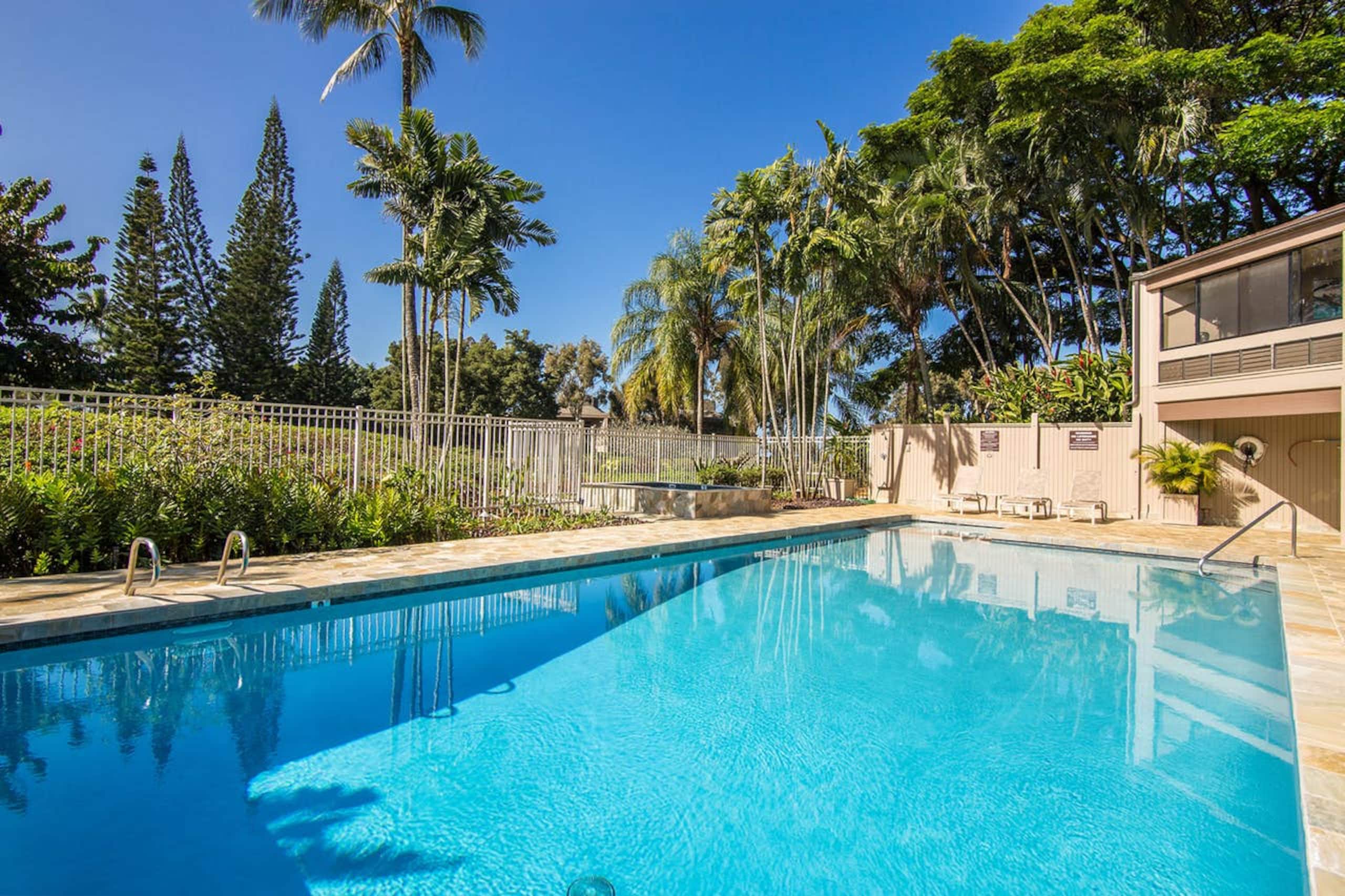 Condo in Princeville · ★4.71 · 2 bedrooms · 4 beds · 2 private baths - Image 3