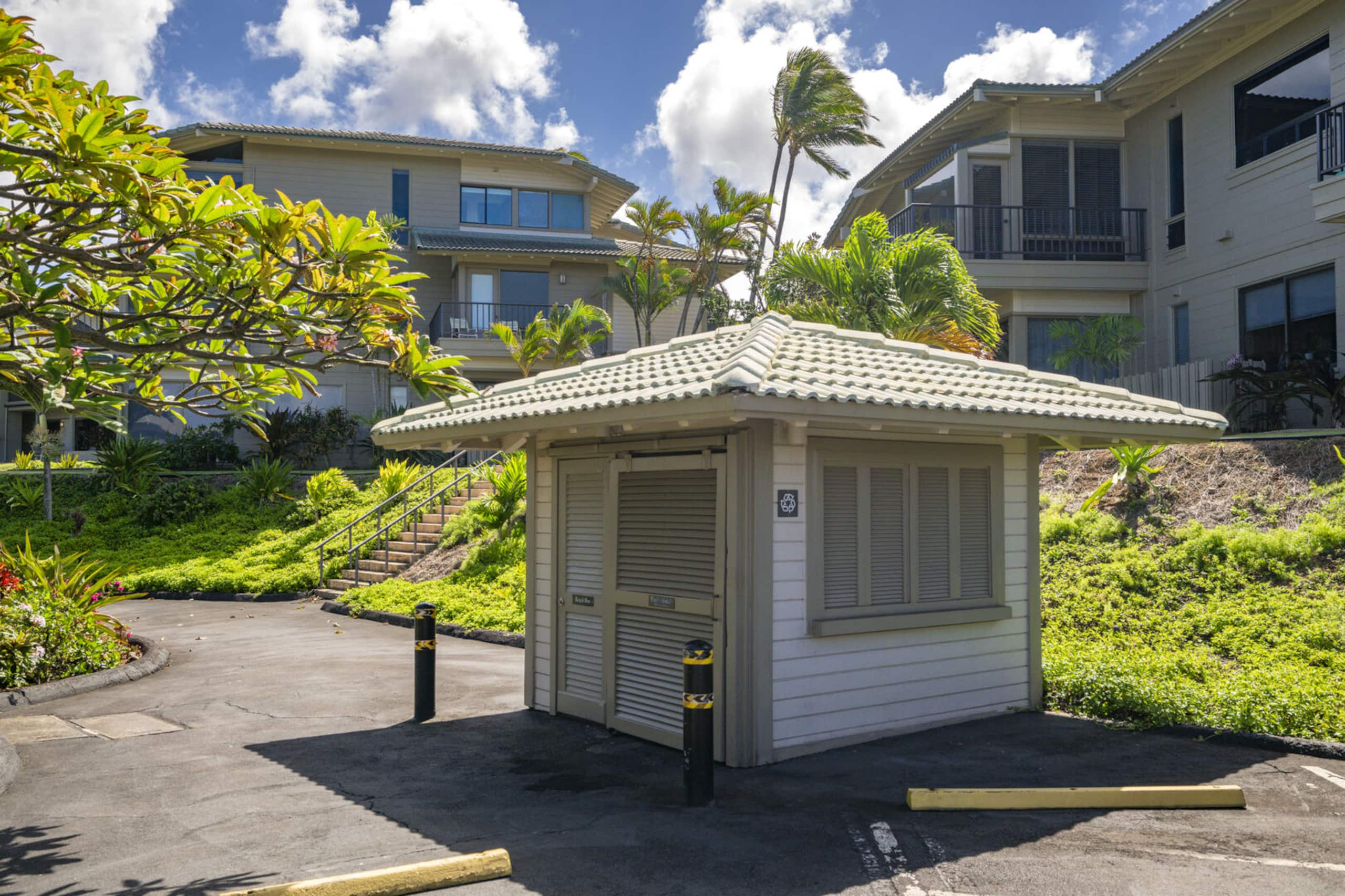 Condo in Lahaina · ★4.88 · 2 bedrooms · 3 beds · 3 baths - Image 36