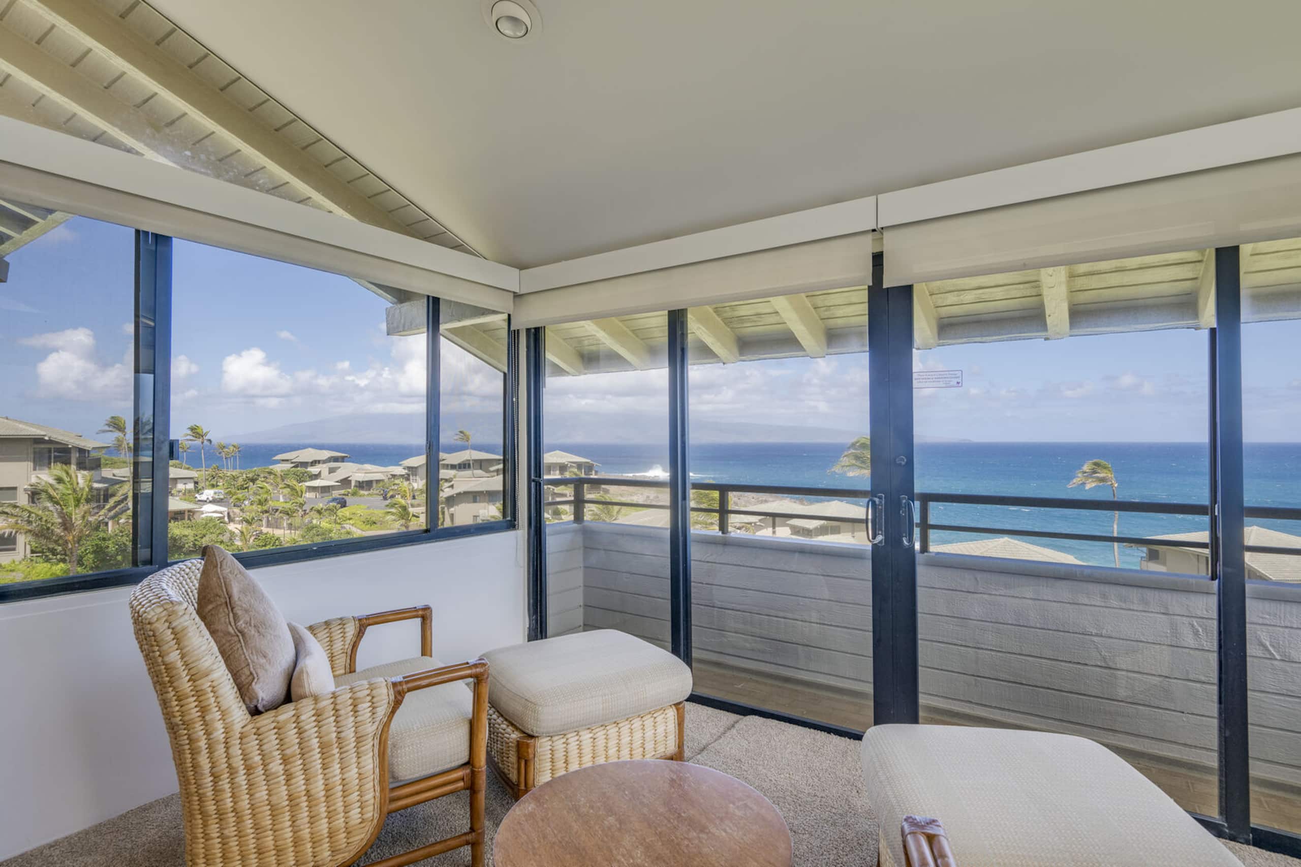 Condo in Lahaina · ★4.88 · 2 bedrooms · 3 beds · 3 baths - Image 31
