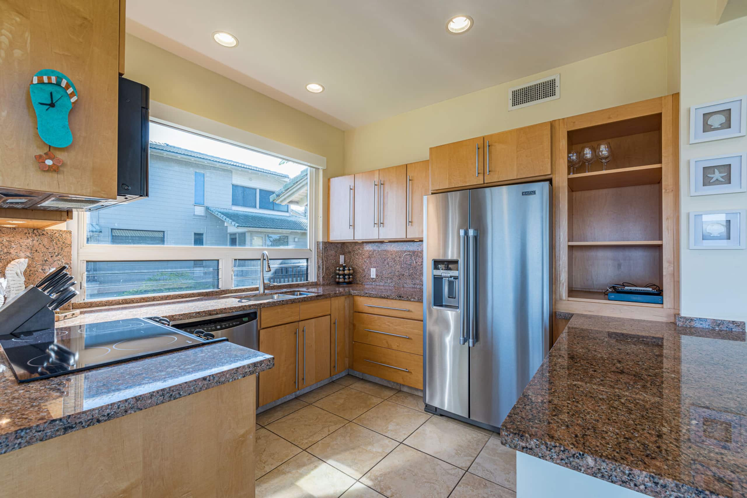 Condo in Lahaina · ★4.88 · 2 bedrooms · 3 beds · 3 baths - Image 12