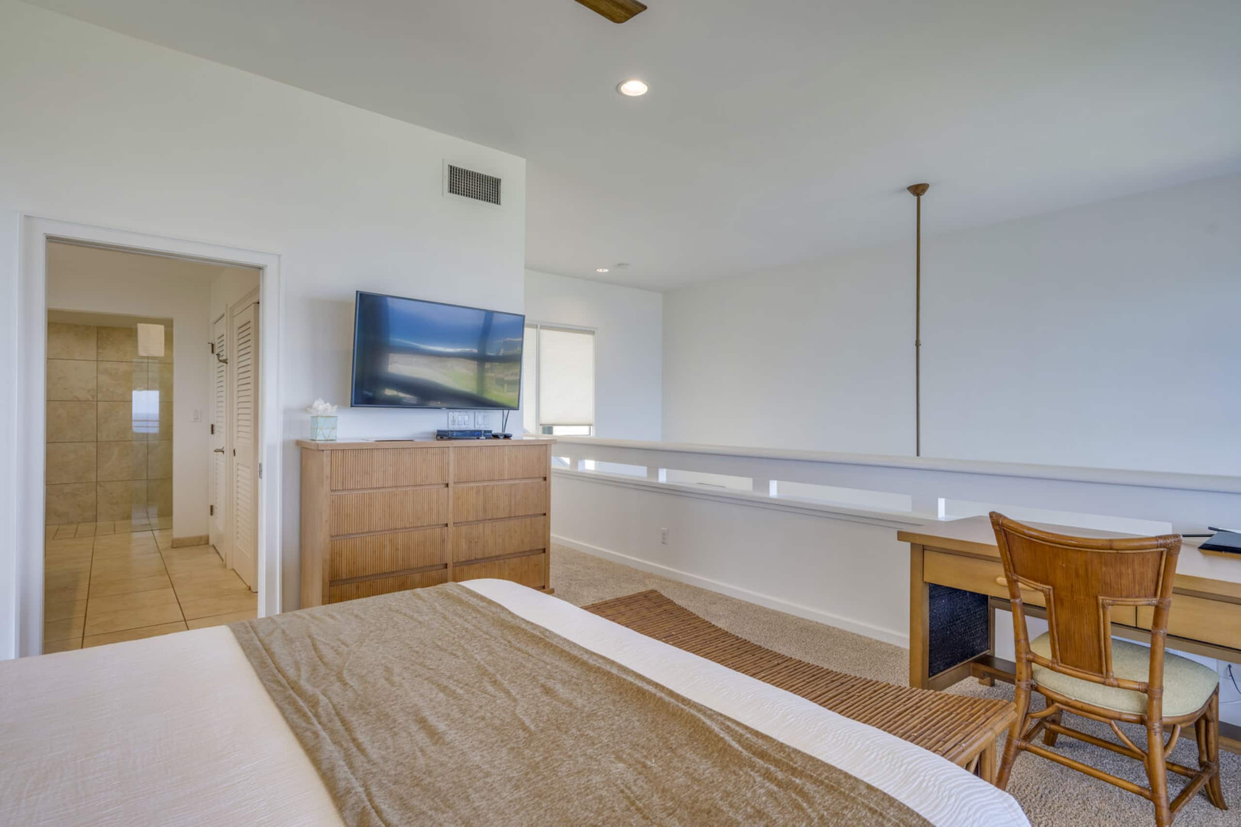 Condo in Lahaina · ★4.88 · 2 bedrooms · 3 beds · 3 baths - Image 34