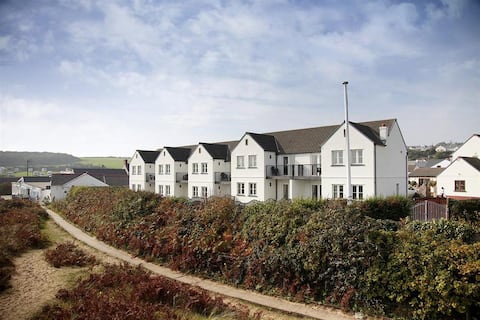 4 Bed in Port Eynon (oc-hh9901)