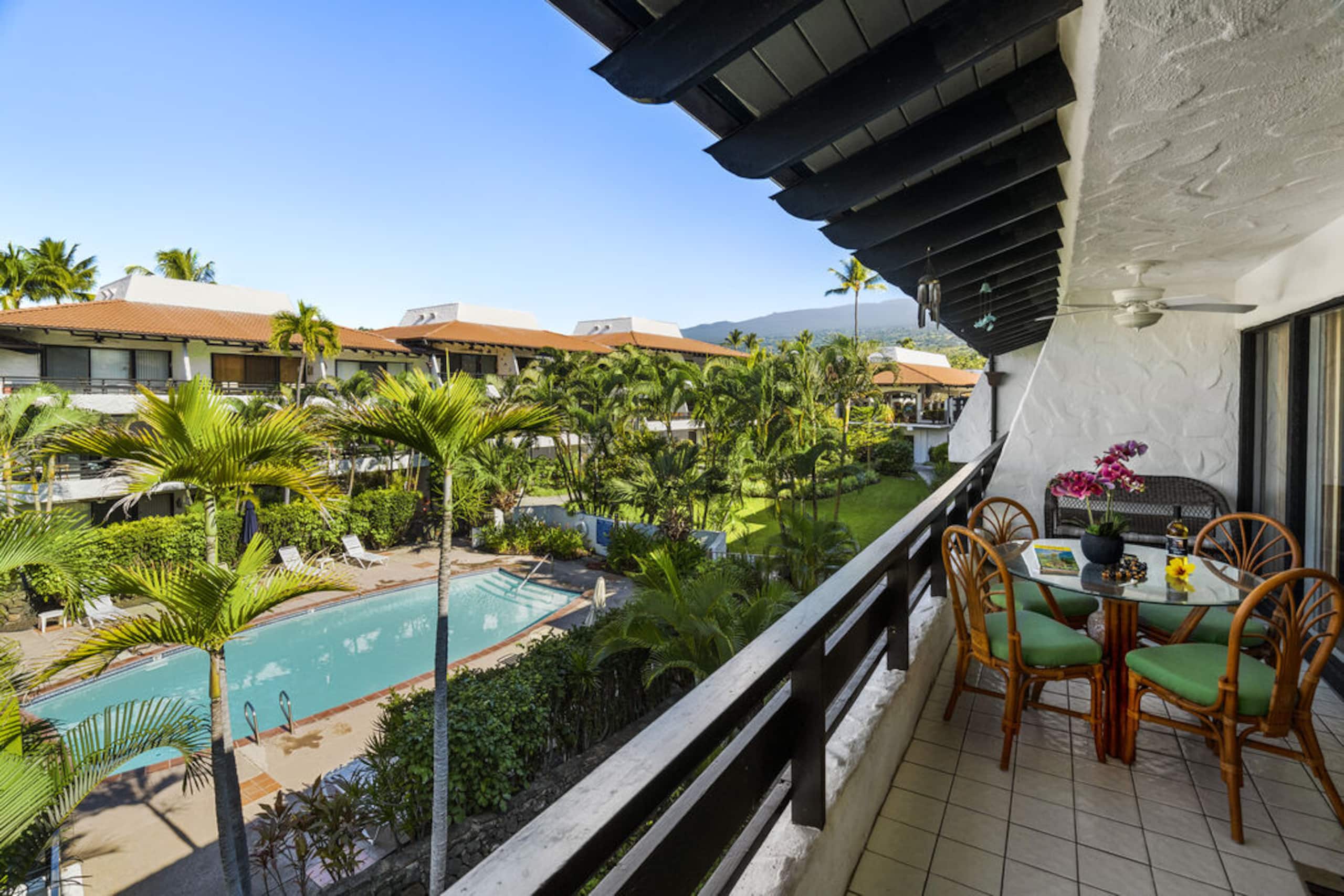 Condo in Kailua-Kona · ★4.0 · 2 bedrooms · 3 beds · 2 baths - Image 10