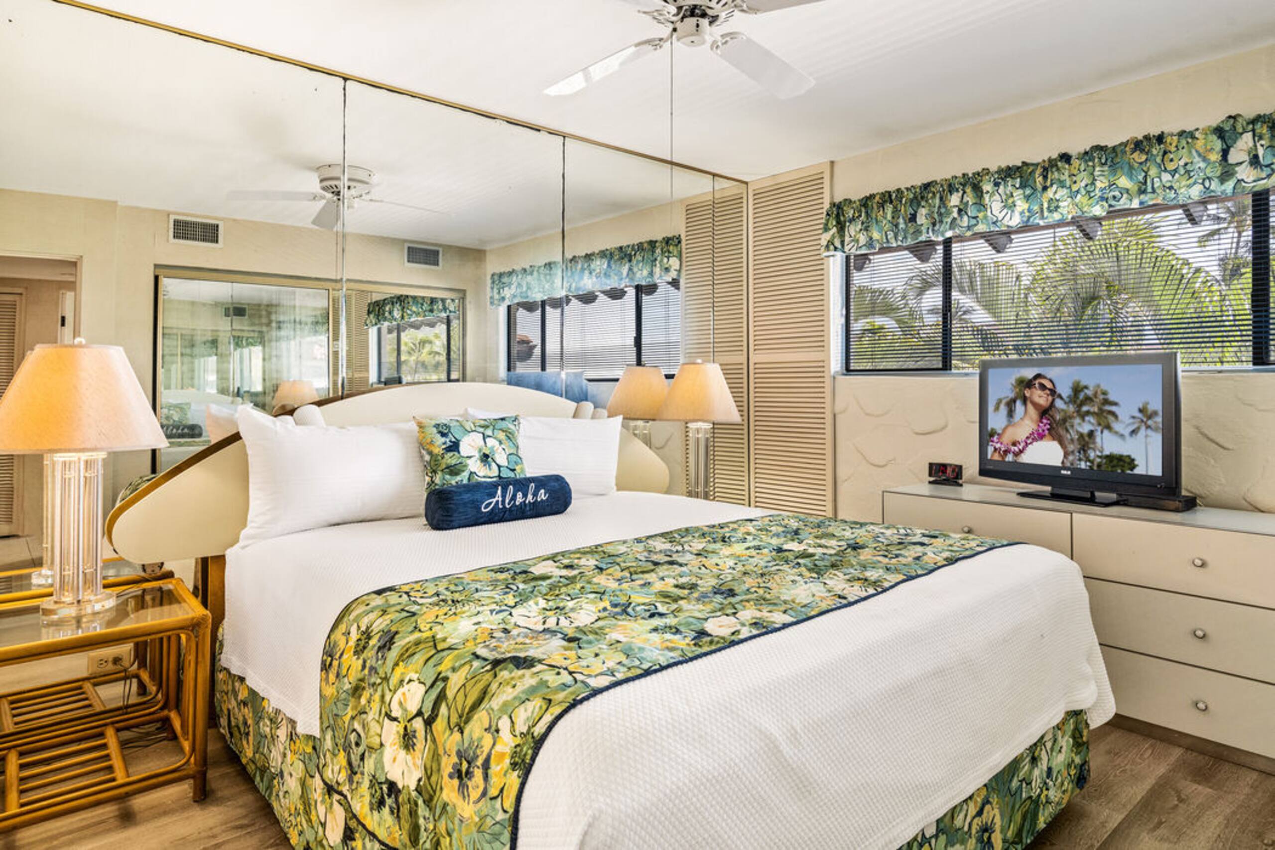 Condo in Kailua-Kona · ★4.0 · 2 bedrooms · 3 beds · 2 baths - Image 3
