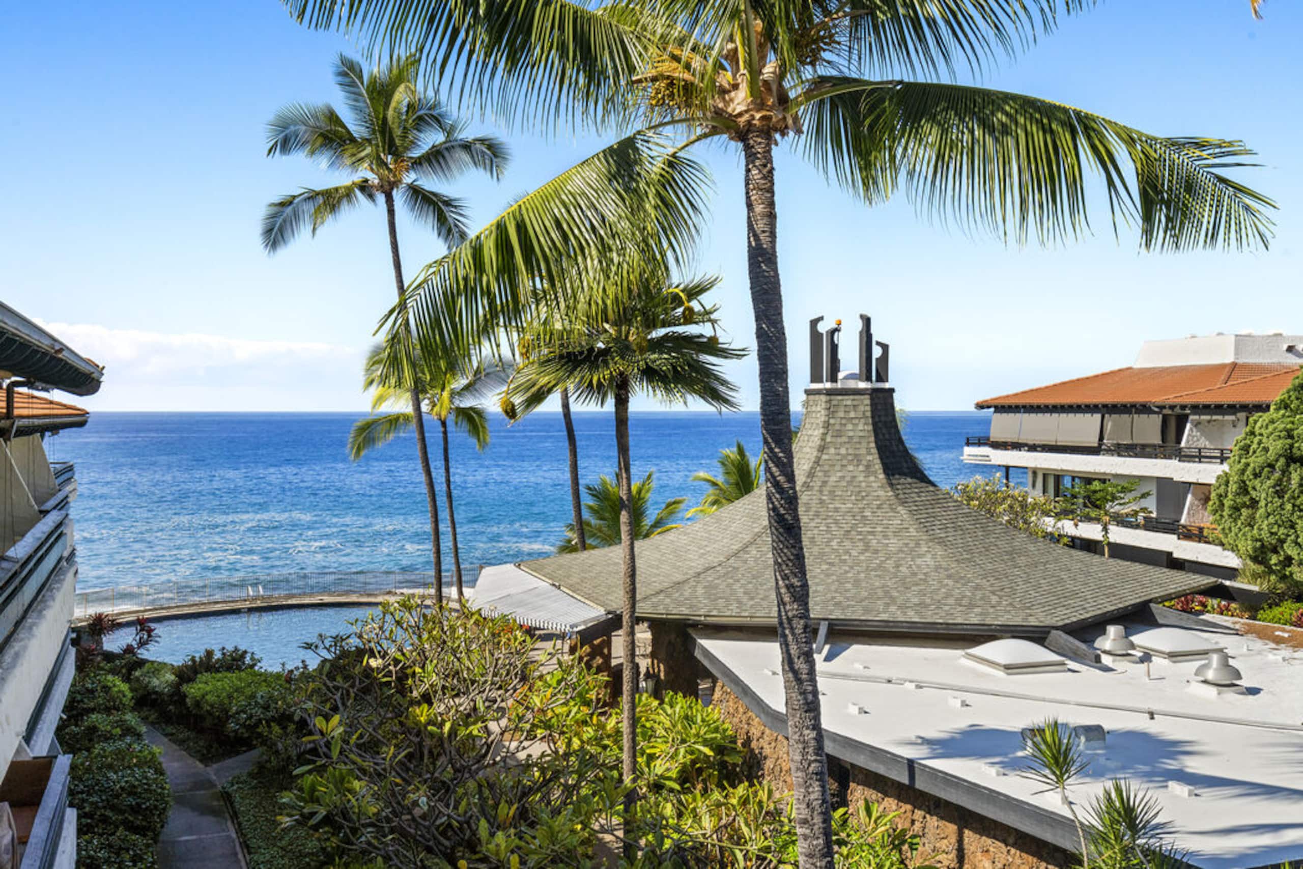 Condo in Kailua-Kona · ★4.0 · 2 bedrooms · 3 beds · 2 baths - Image 33