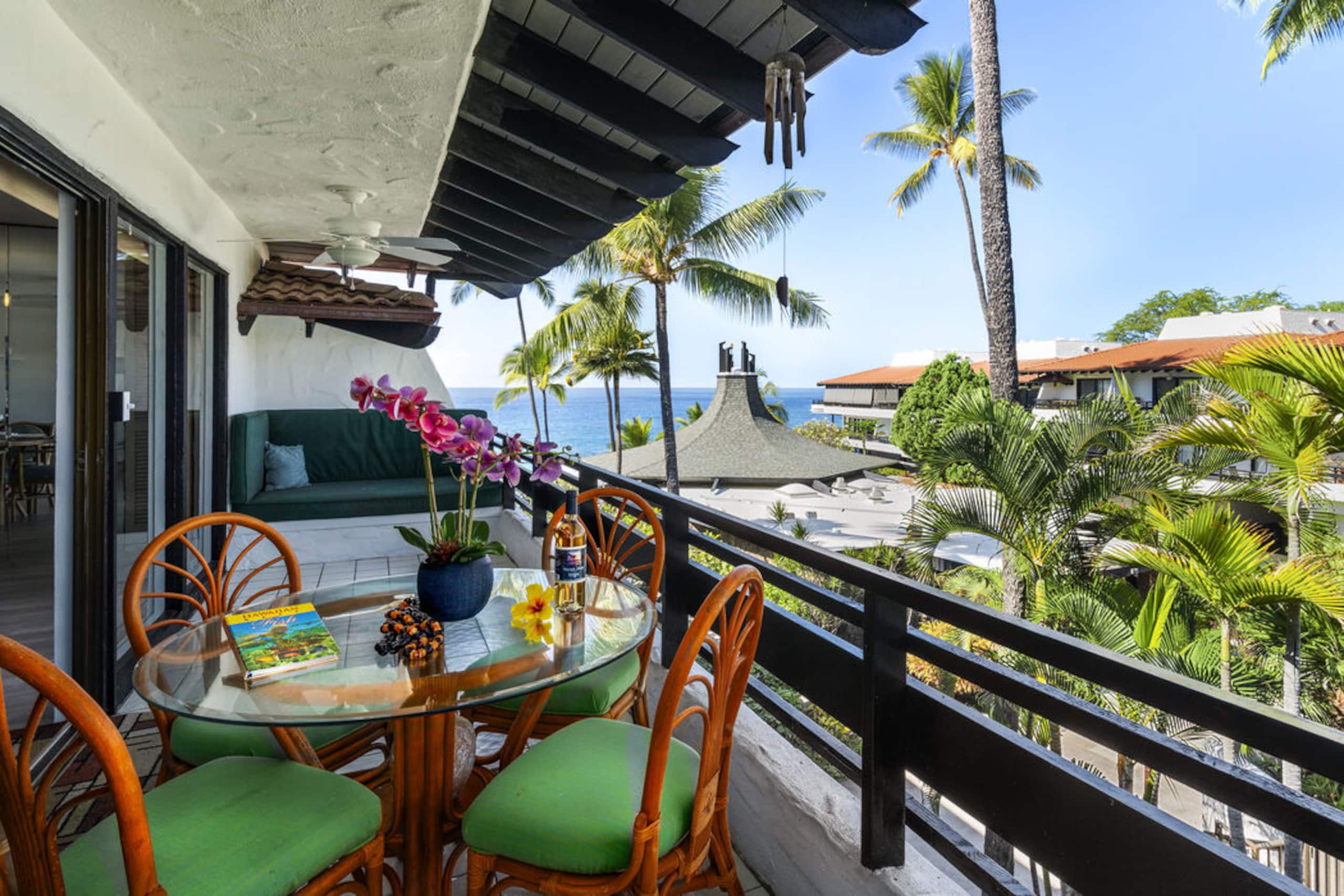Condo in Kailua-Kona · ★4.0 · 2 bedrooms · 3 beds · 2 baths - Image 1