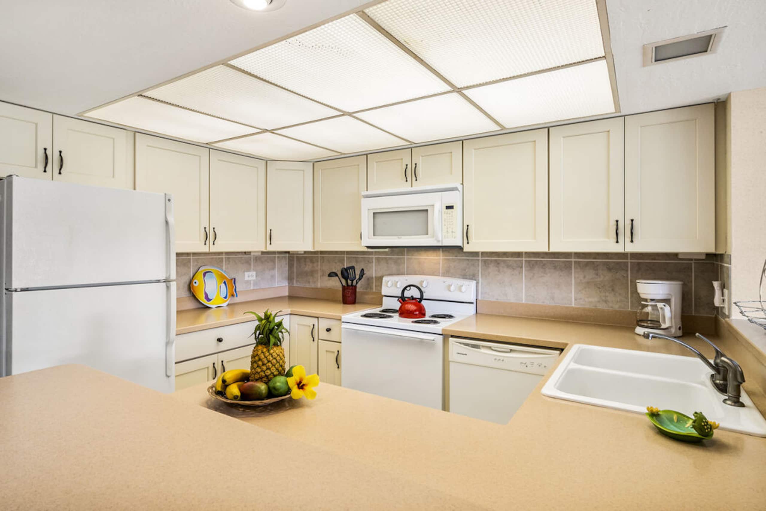 Condo in Kailua-Kona · ★4.0 · 2 bedrooms · 3 beds · 2 baths - Image 15
