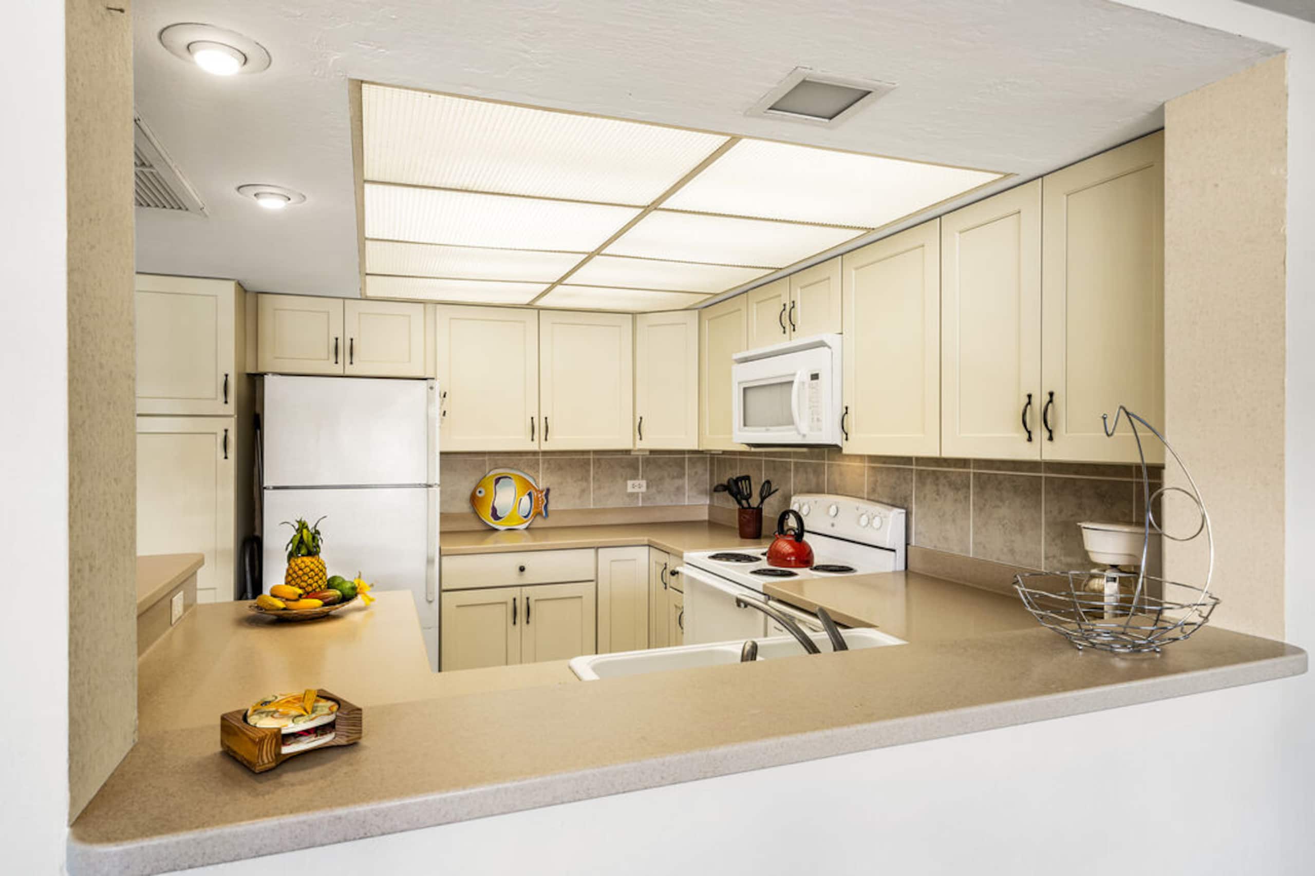 Condo in Kailua-Kona · ★4.0 · 2 bedrooms · 3 beds · 2 baths - Image 4