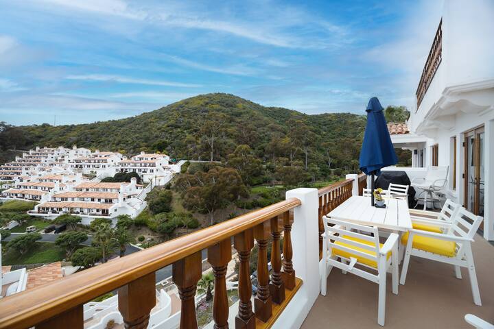 H1778: Villa w/ cart and Views from Every Room! gallery image 5