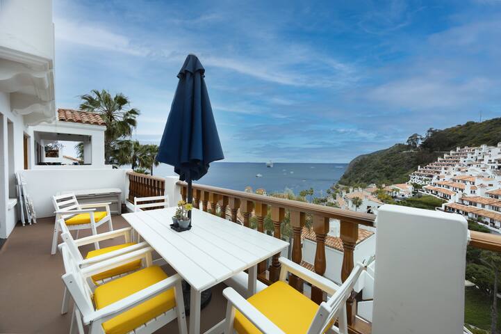 H1778: Villa w/ cart and Views from Every Room! gallery image 3