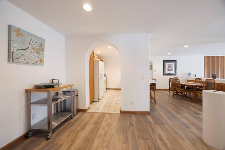 H1778: Villa w/ cart and Views from Every Room! gallery image 2