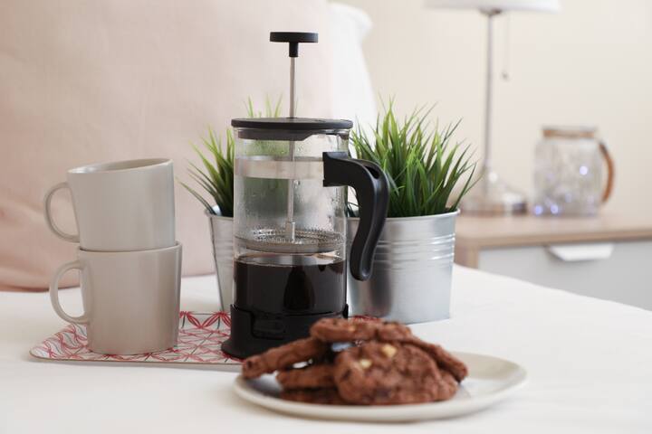 Amazing 4 bedroom house Sleep 7 Manchester gallery image 5