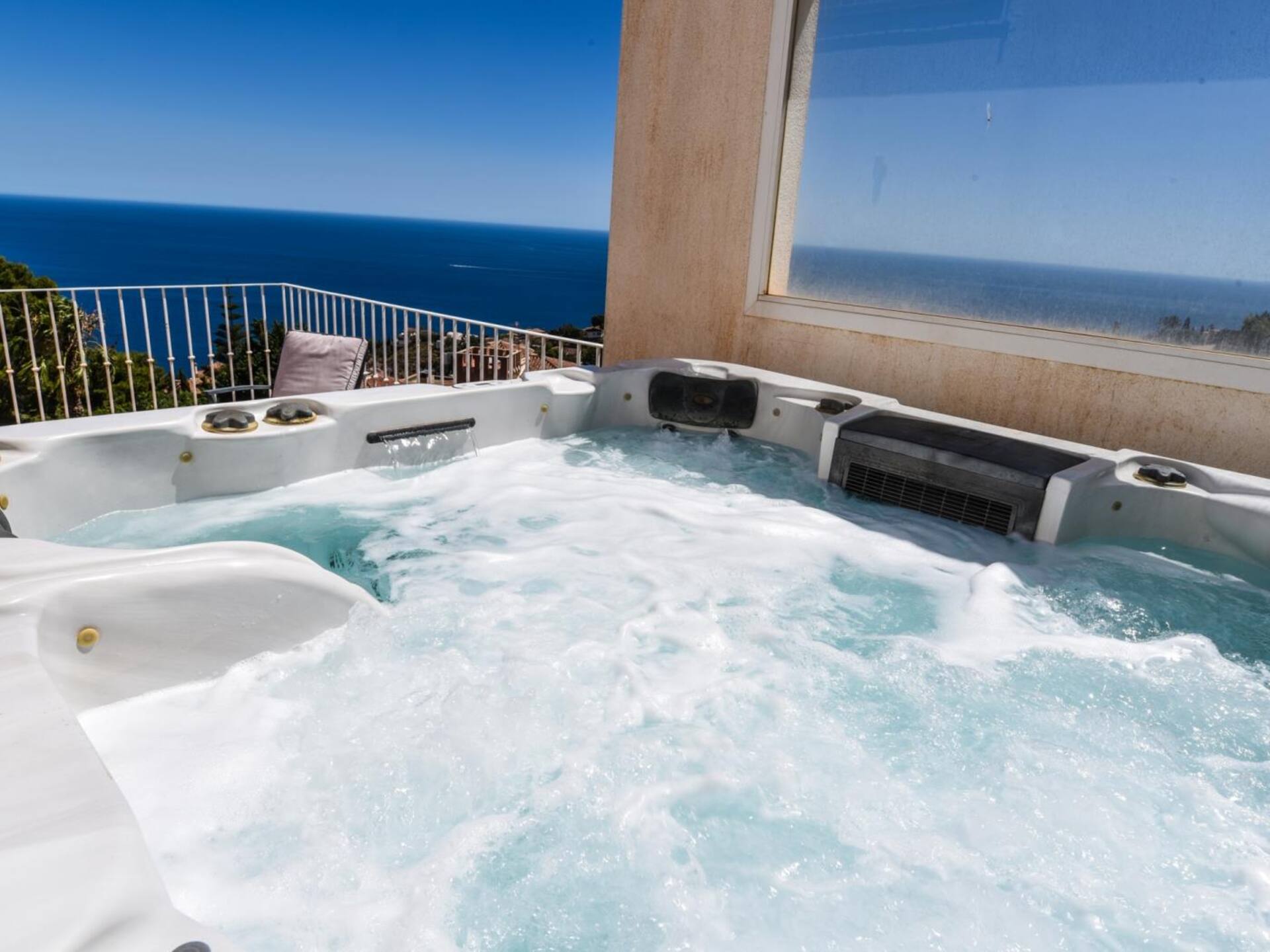 Villa Jacuzzi, pool, sauna and wonderful views — photo 4