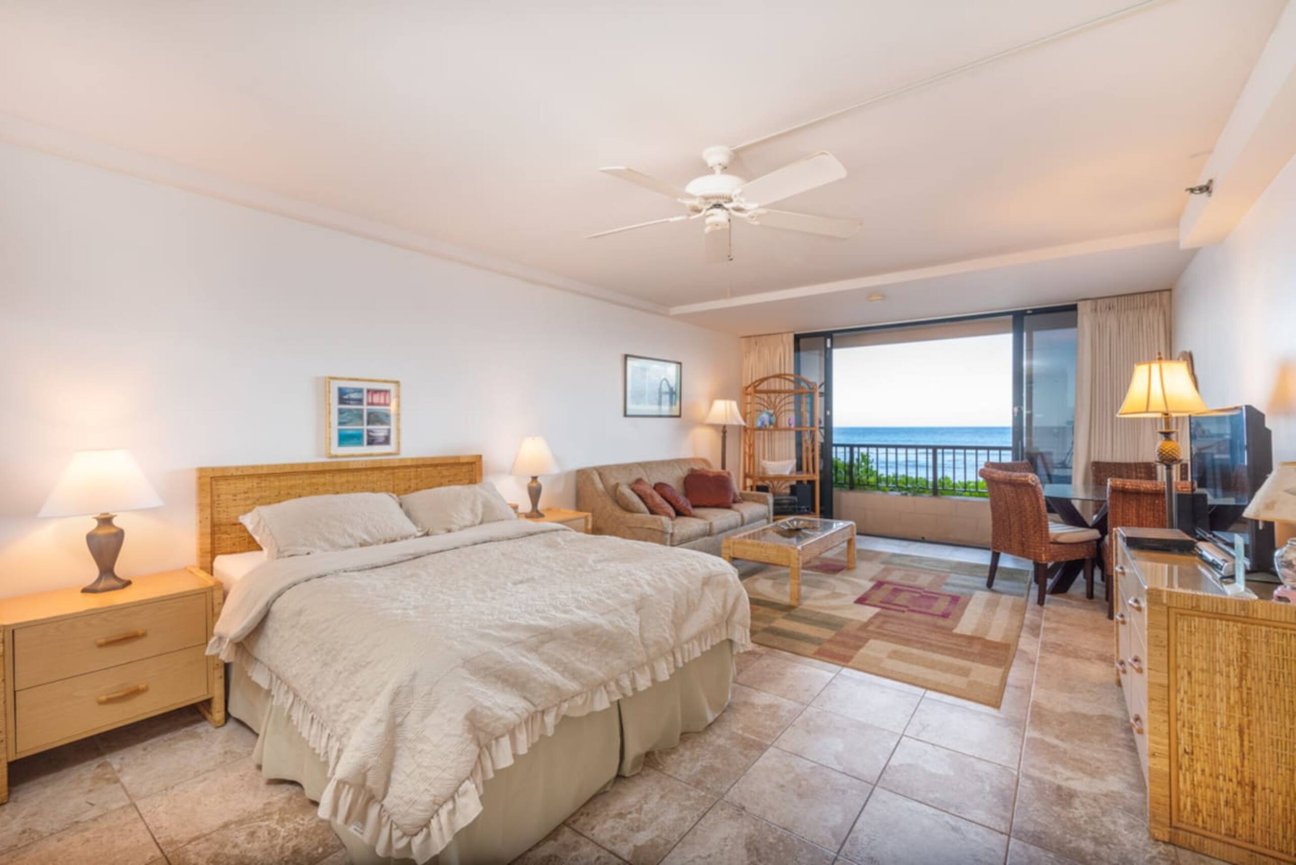 Condo in Lahaina · ★4.17 · Studio · 2 beds · 1 bath - Image 7