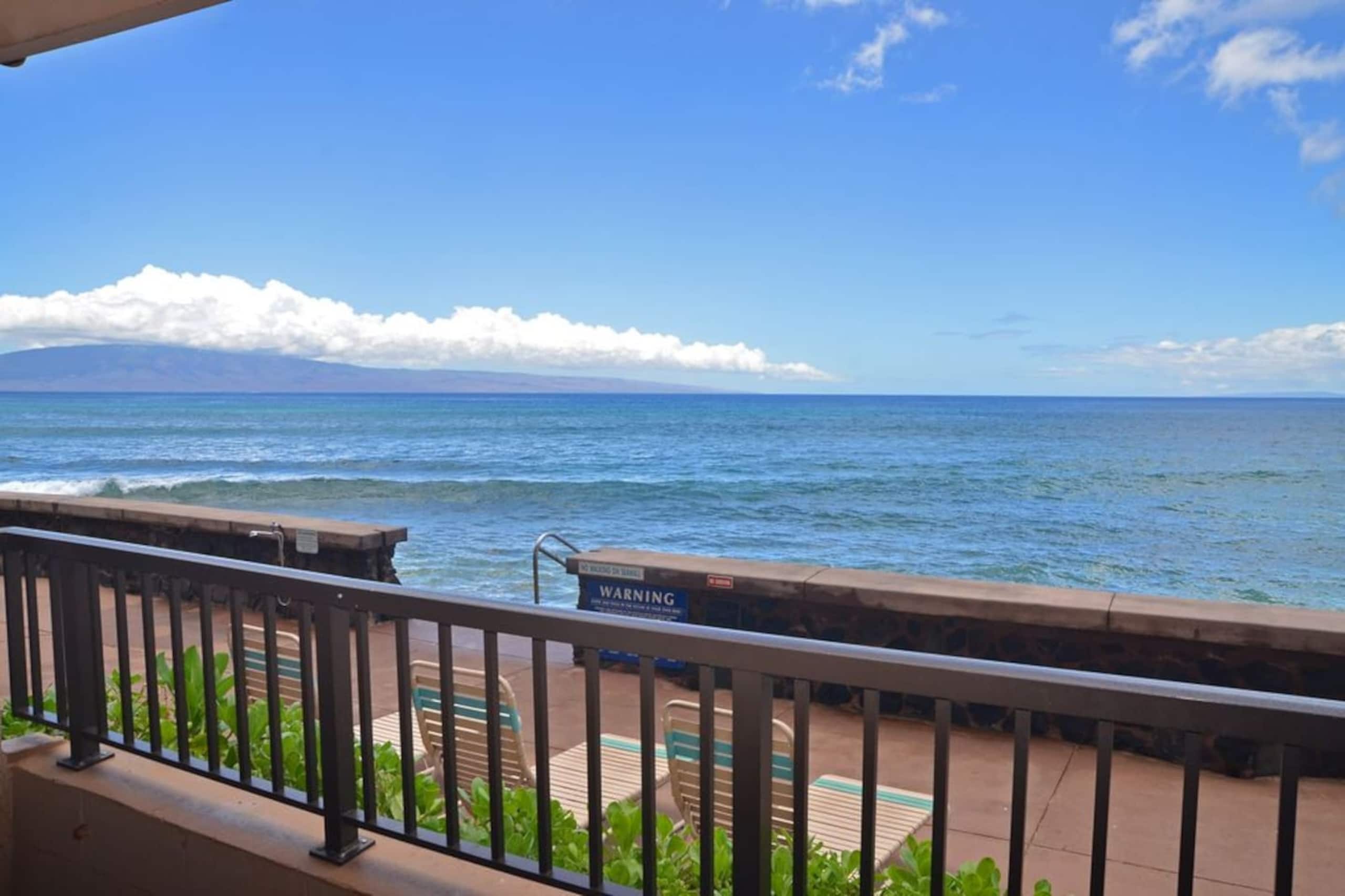 Condo in Lahaina · ★4.17 · Studio · 2 beds · 1 bath - Image 2