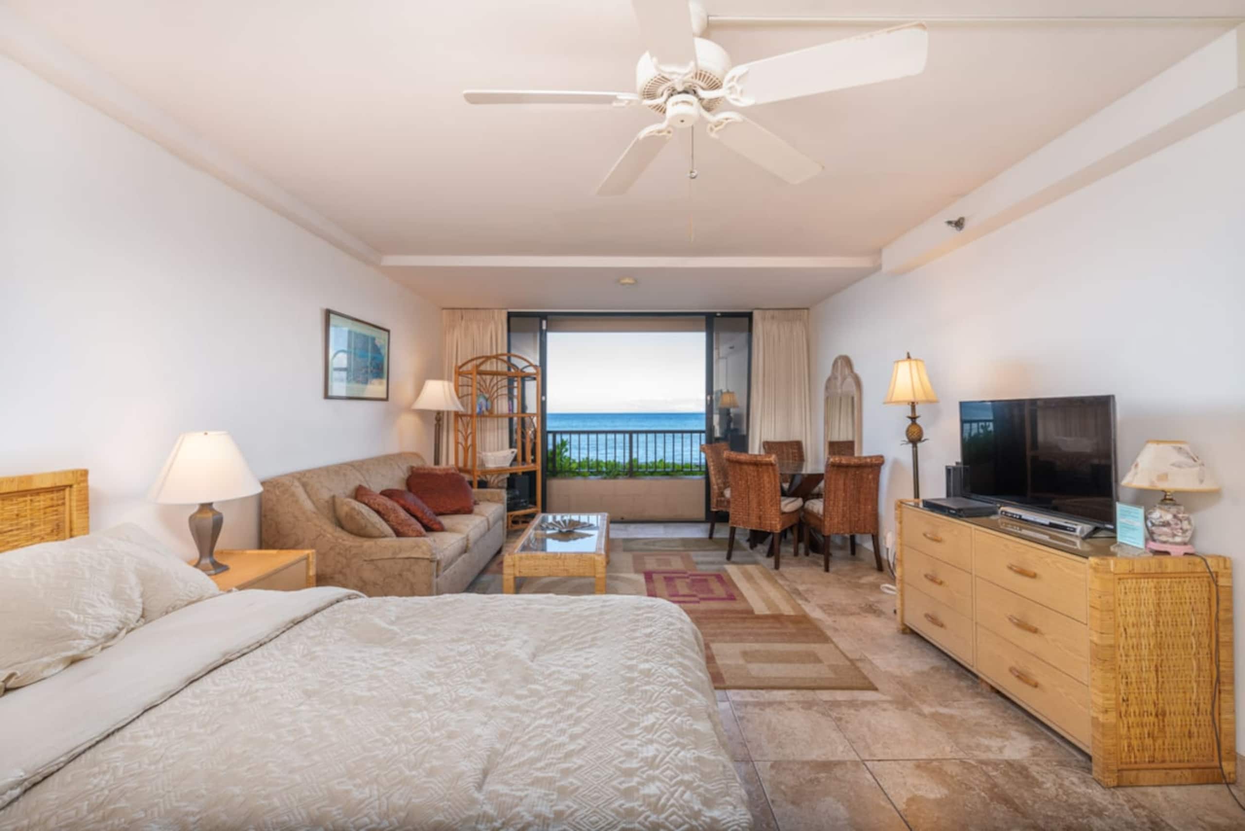 Condo in Lahaina · ★4.17 · Studio · 2 beds · 1 bath - Image 5