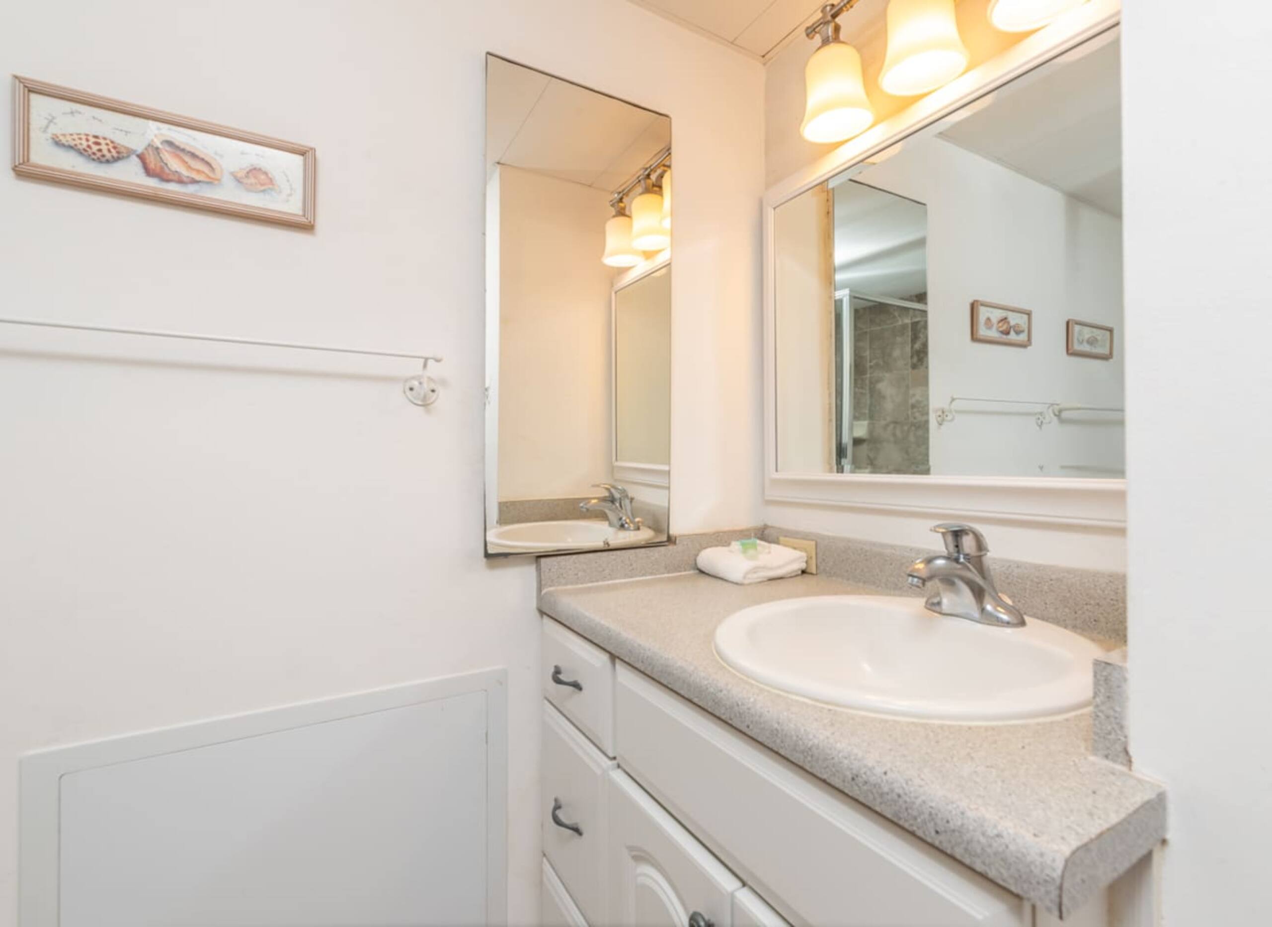 Condo in Lahaina · ★4.17 · Studio · 2 beds · 1 bath - Image 18
