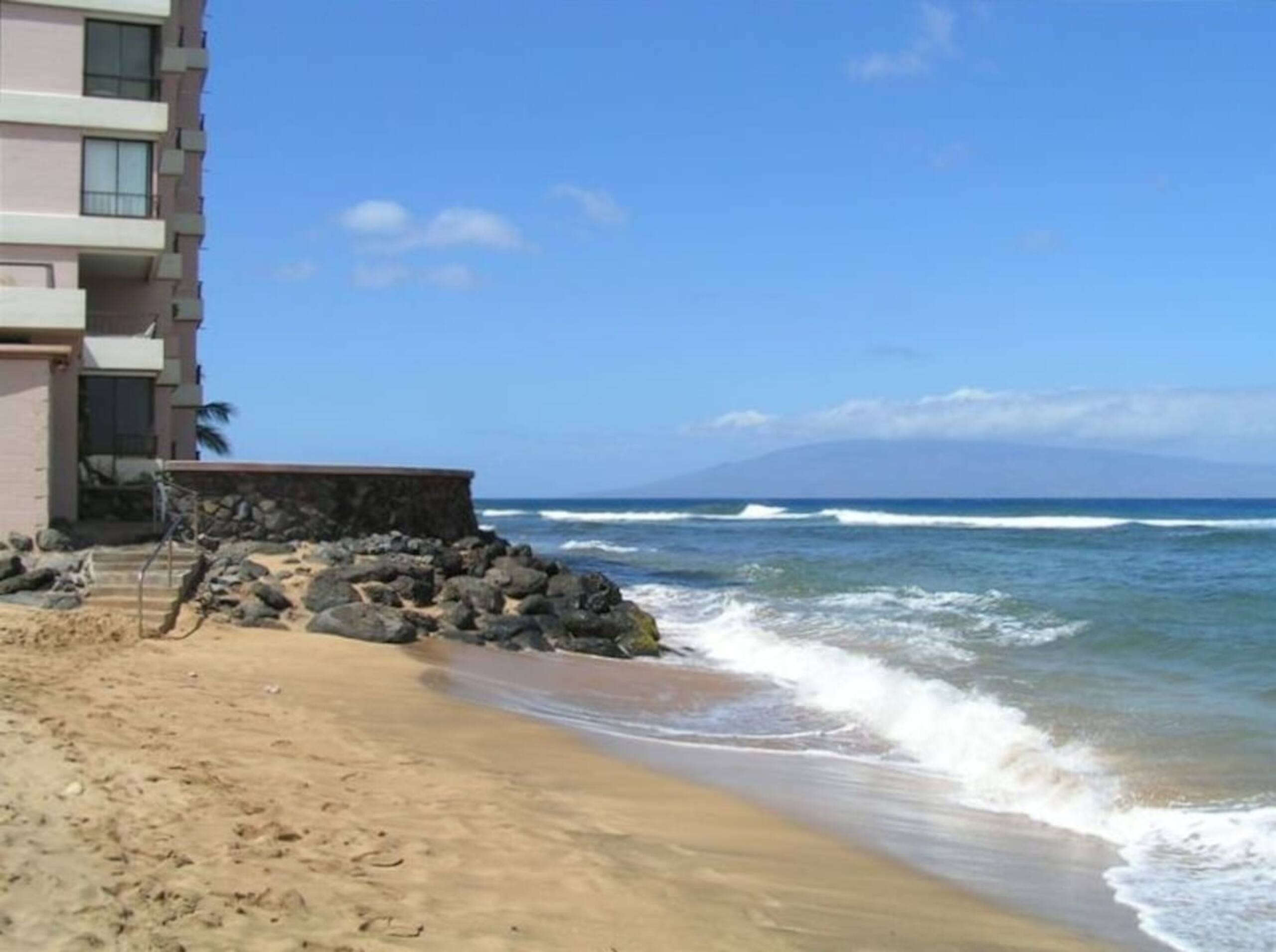 Condo in Lahaina · ★4.17 · Studio · 2 beds · 1 bath - Image 26