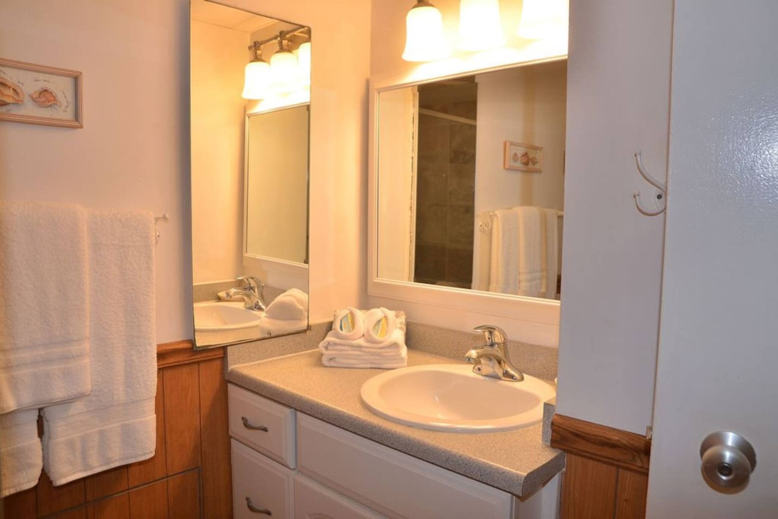 Condo in Lahaina · ★4.17 · Studio · 2 beds · 1 bath - Image 16