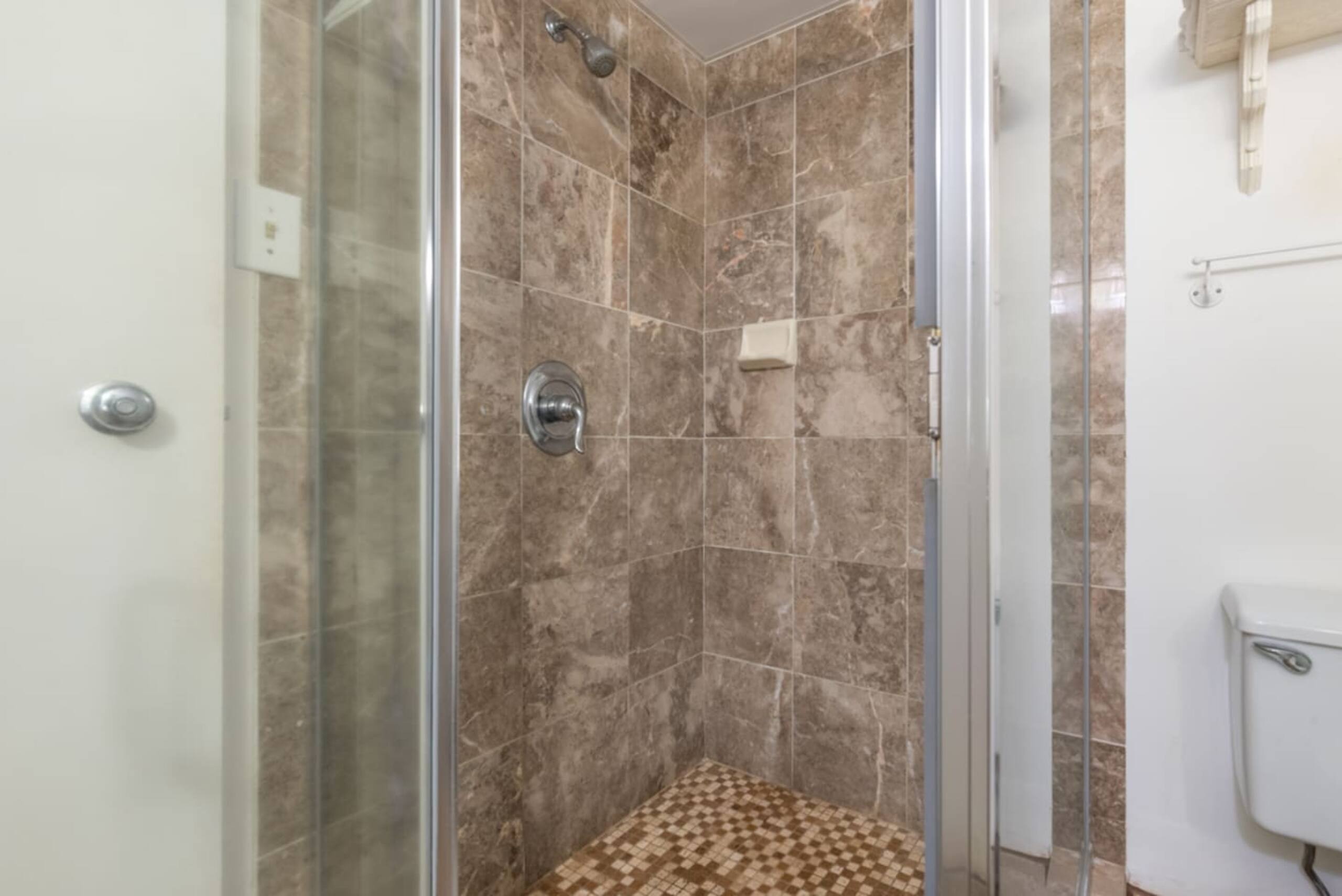 Condo in Lahaina · ★4.17 · Studio · 2 beds · 1 bath - Image 21