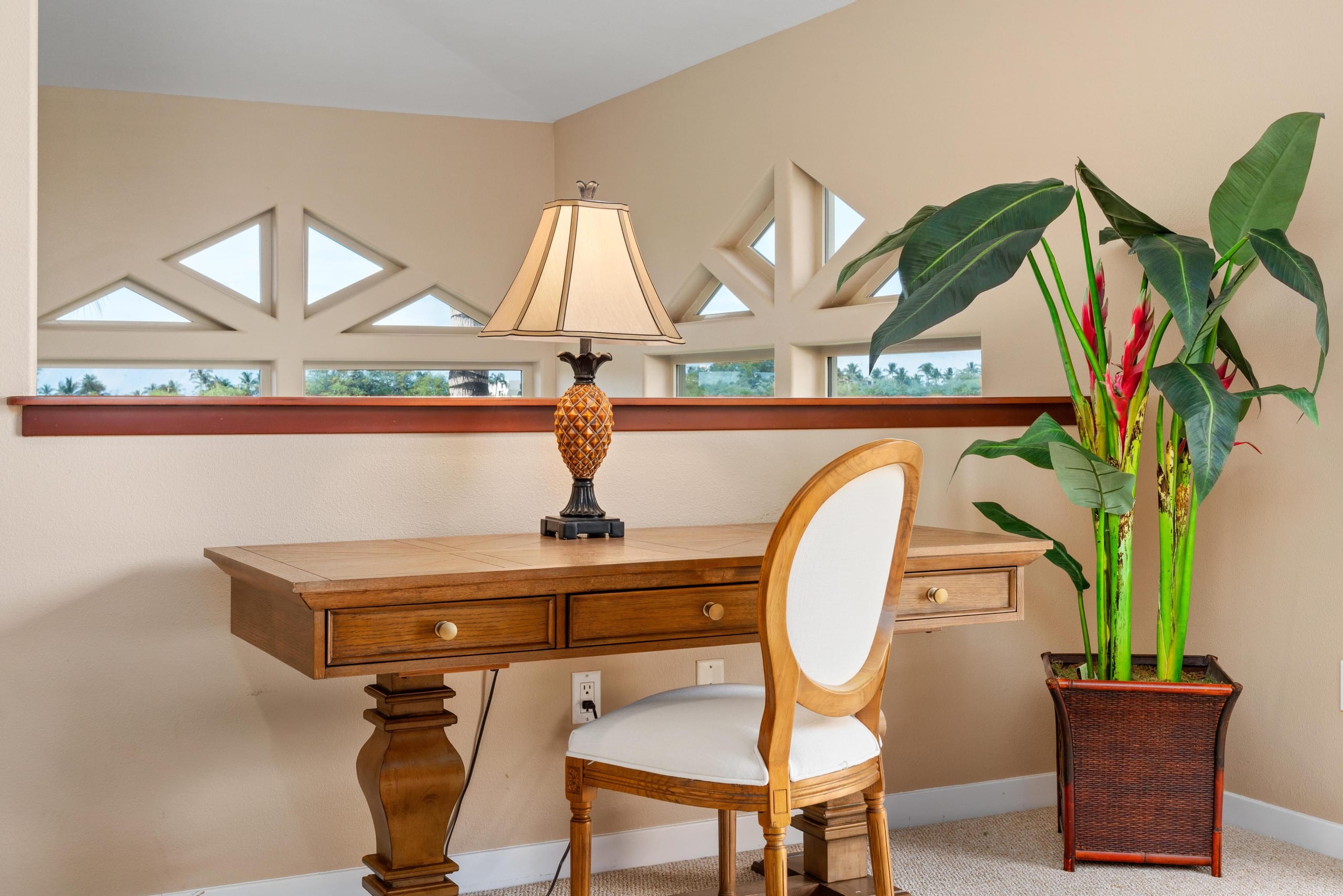 Townhouse in Waimea · ★4.5 · 3 bedrooms · 5 beds · 3 shared baths - Image 3