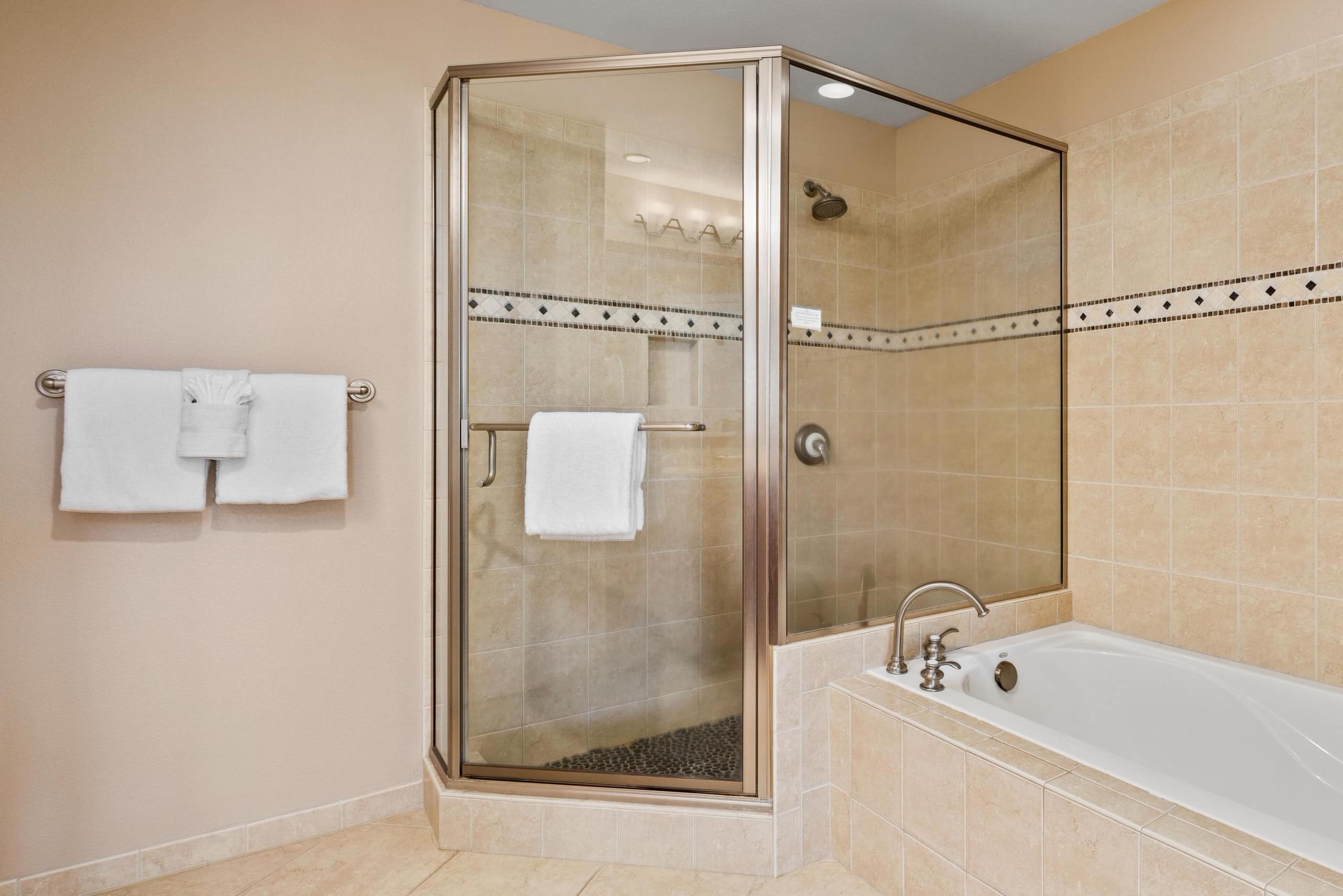 Townhouse in Waimea · ★4.5 · 3 bedrooms · 5 beds · 3 shared baths - Image 14