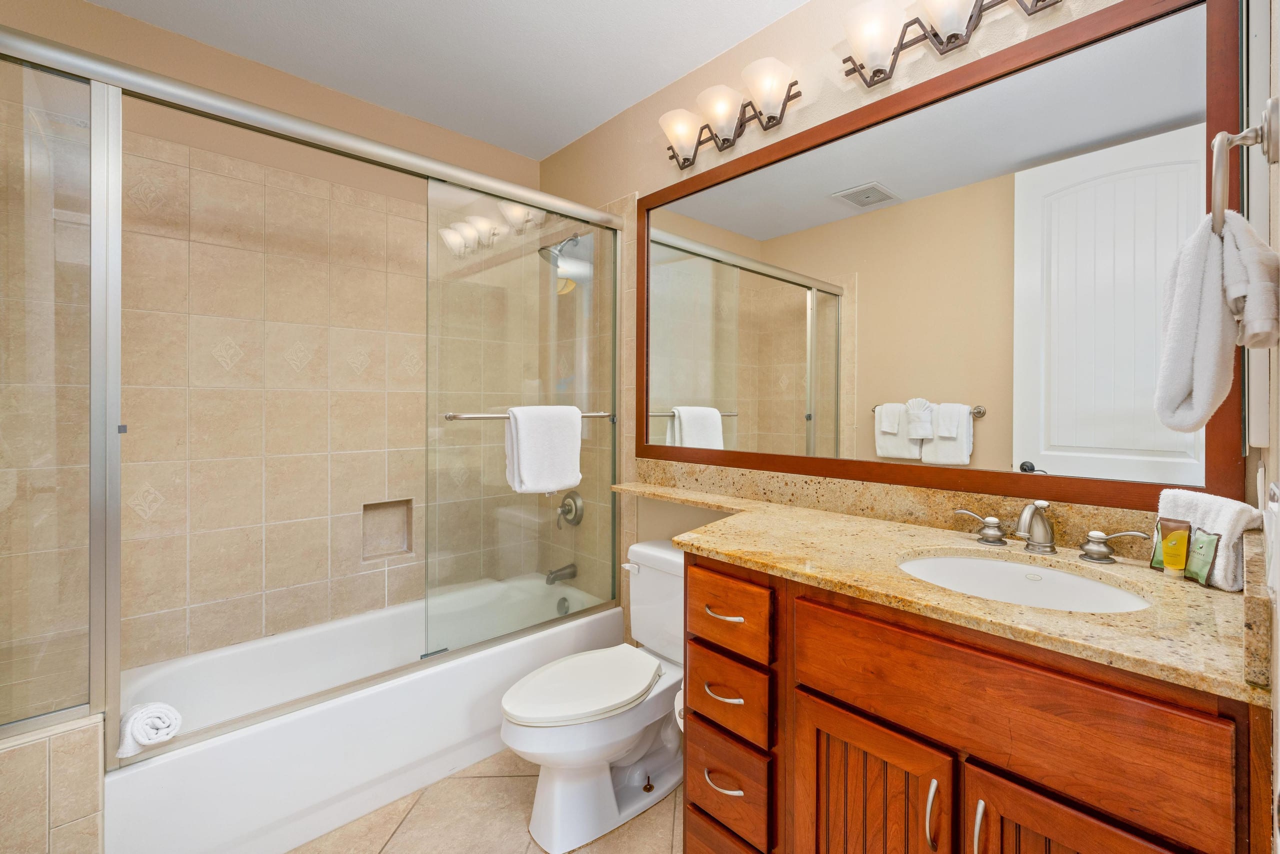 Townhouse in Waimea · ★4.5 · 3 bedrooms · 5 beds · 3 shared baths - Image 16