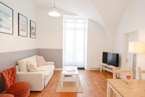 Issoire centre, T2 "Bergère" with parking