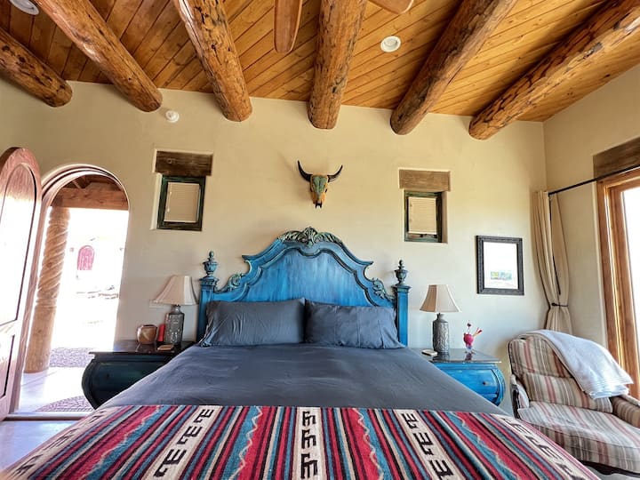The Río Chama Suite in Abiquiu’s Bed and Breakfast Estate. Built in 2020, the hacienda is a blend of Pueblo architecture and Spanish hacienda  architectural features.