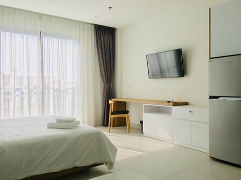 Bright 1BR Oasis Balcony/City View/Becamex