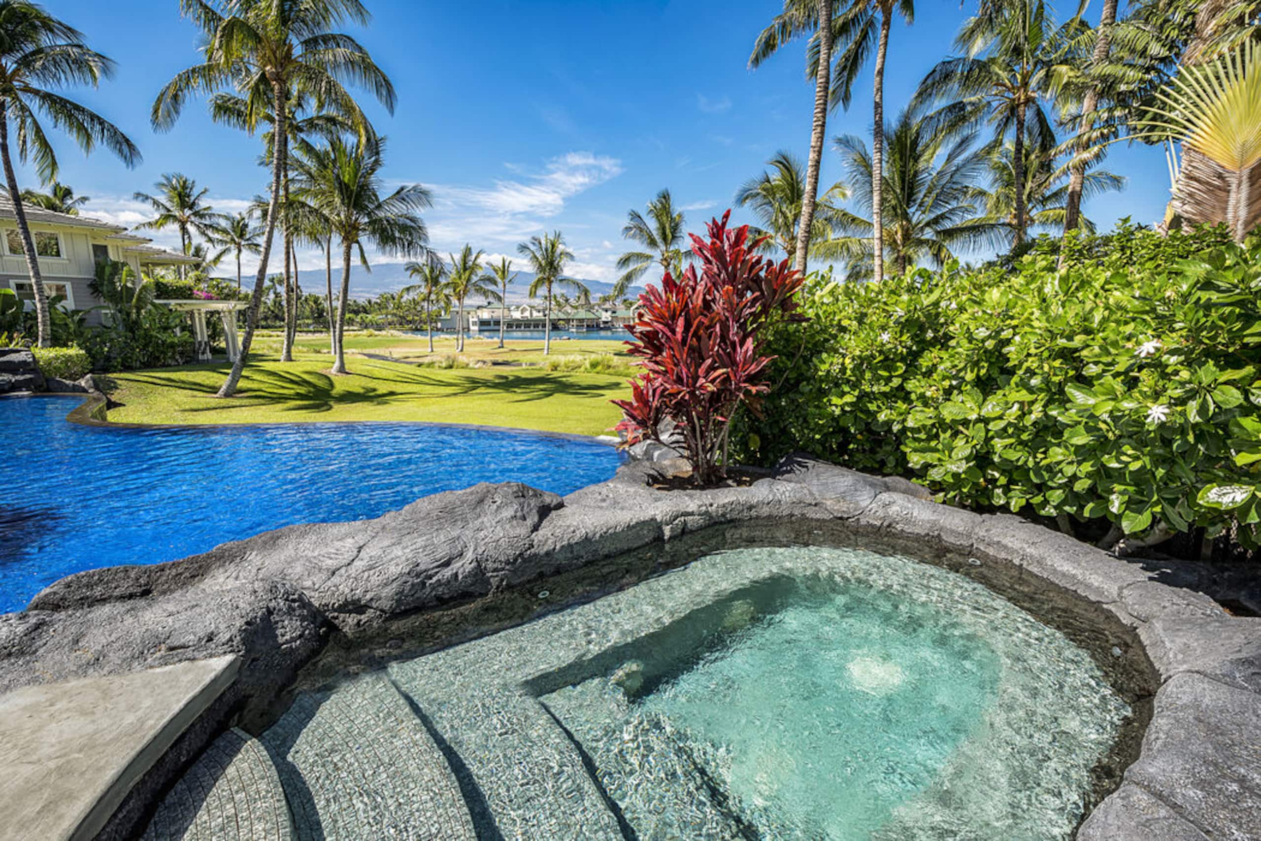 Waikoloa Beach Condo w/ Loft, AC & Golf Views - Photo 37