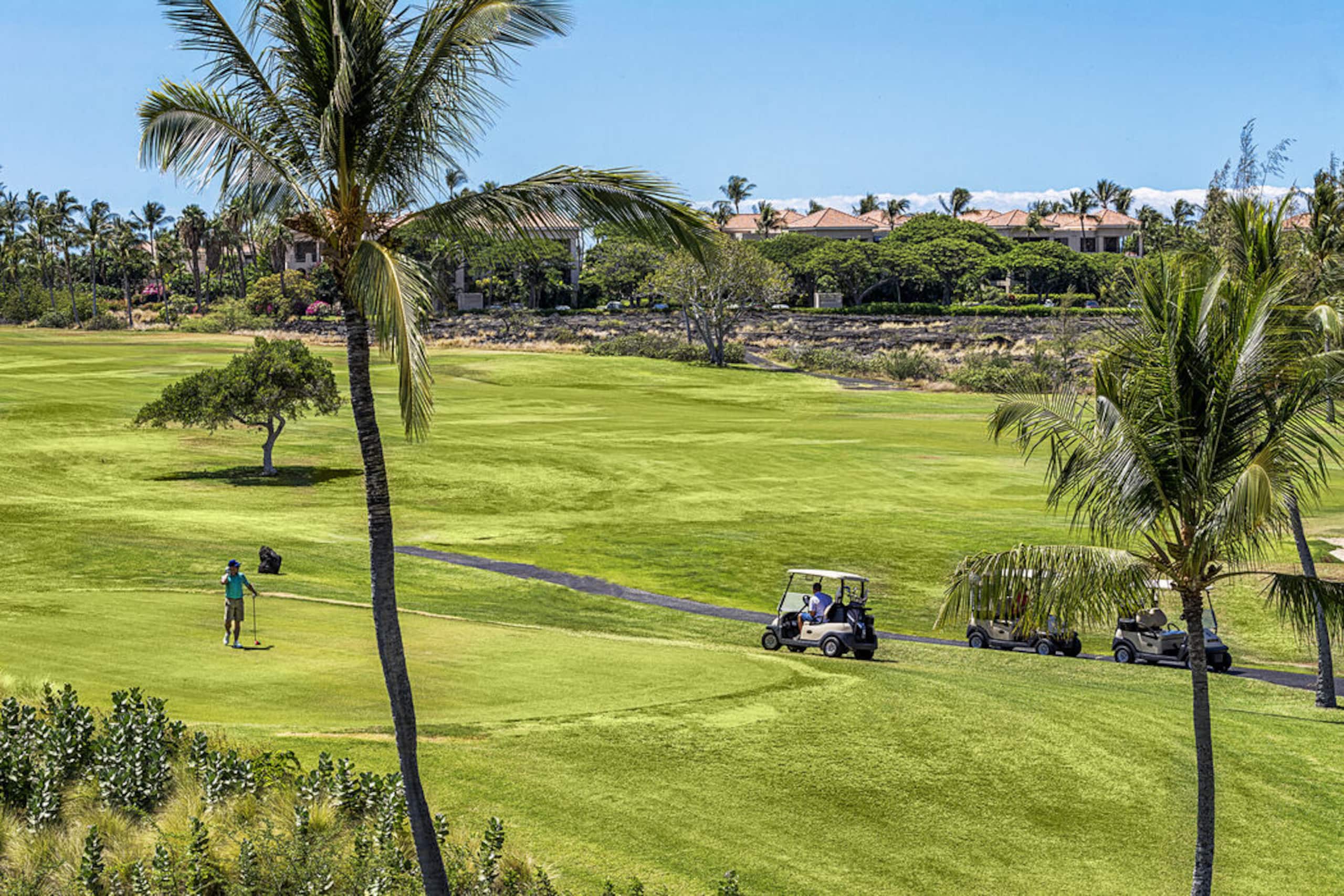 Waikoloa Beach Condo w/ Loft, AC & Golf Views - Photo 12