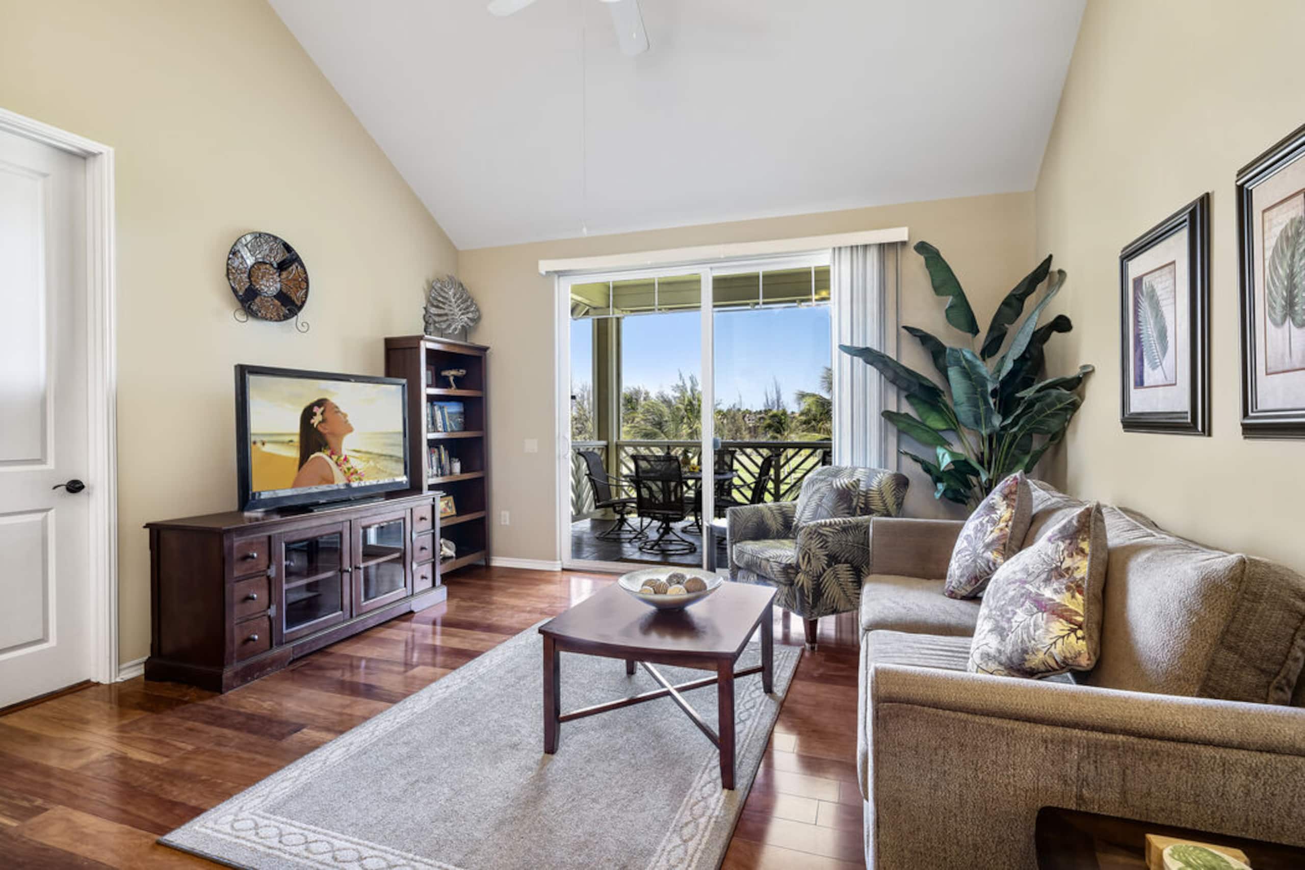 Waikoloa Beach Condo w/ Loft, AC & Golf Views - Photo 2