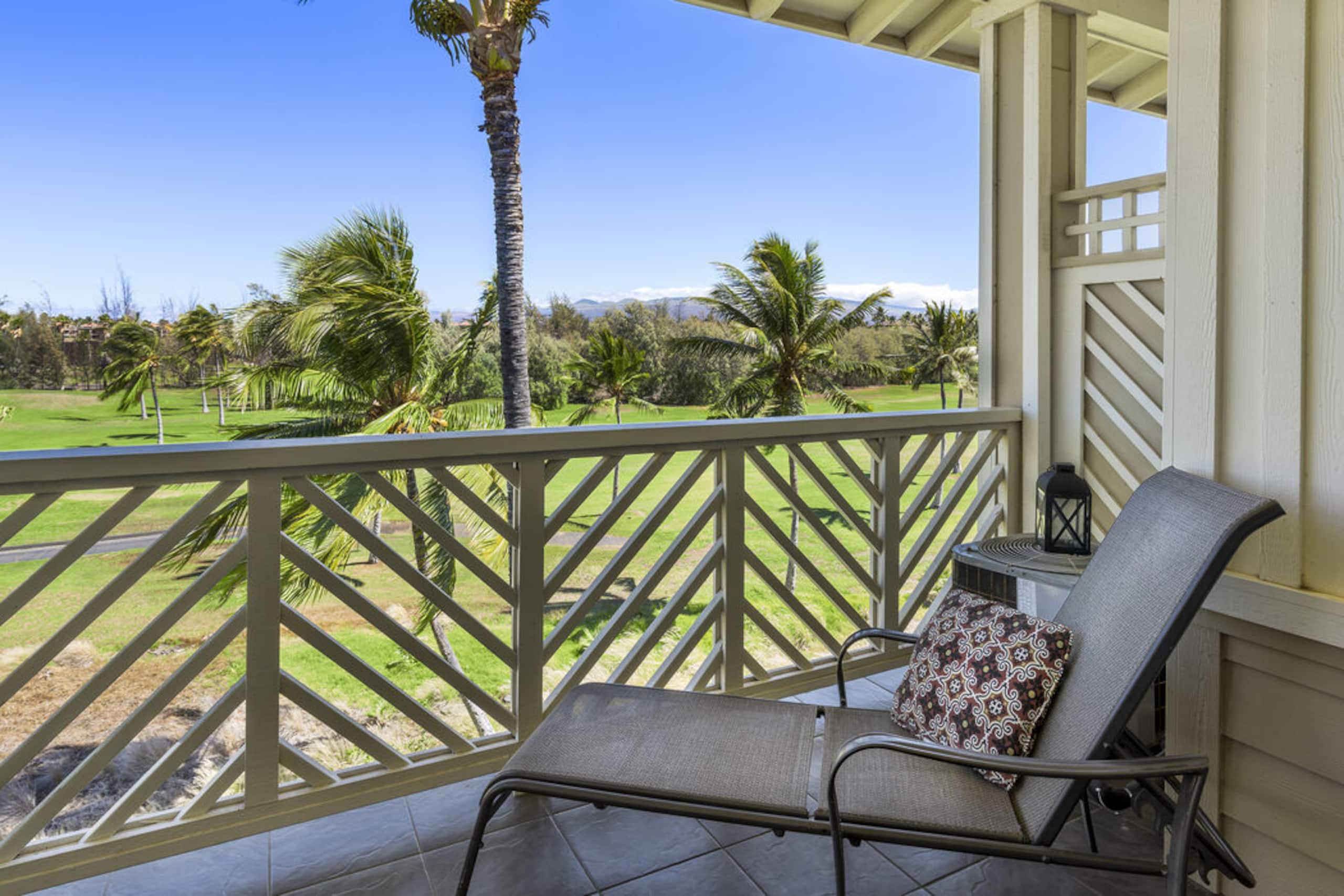 Waikoloa Beach Condo w/ Loft, AC & Golf Views - Photo 11