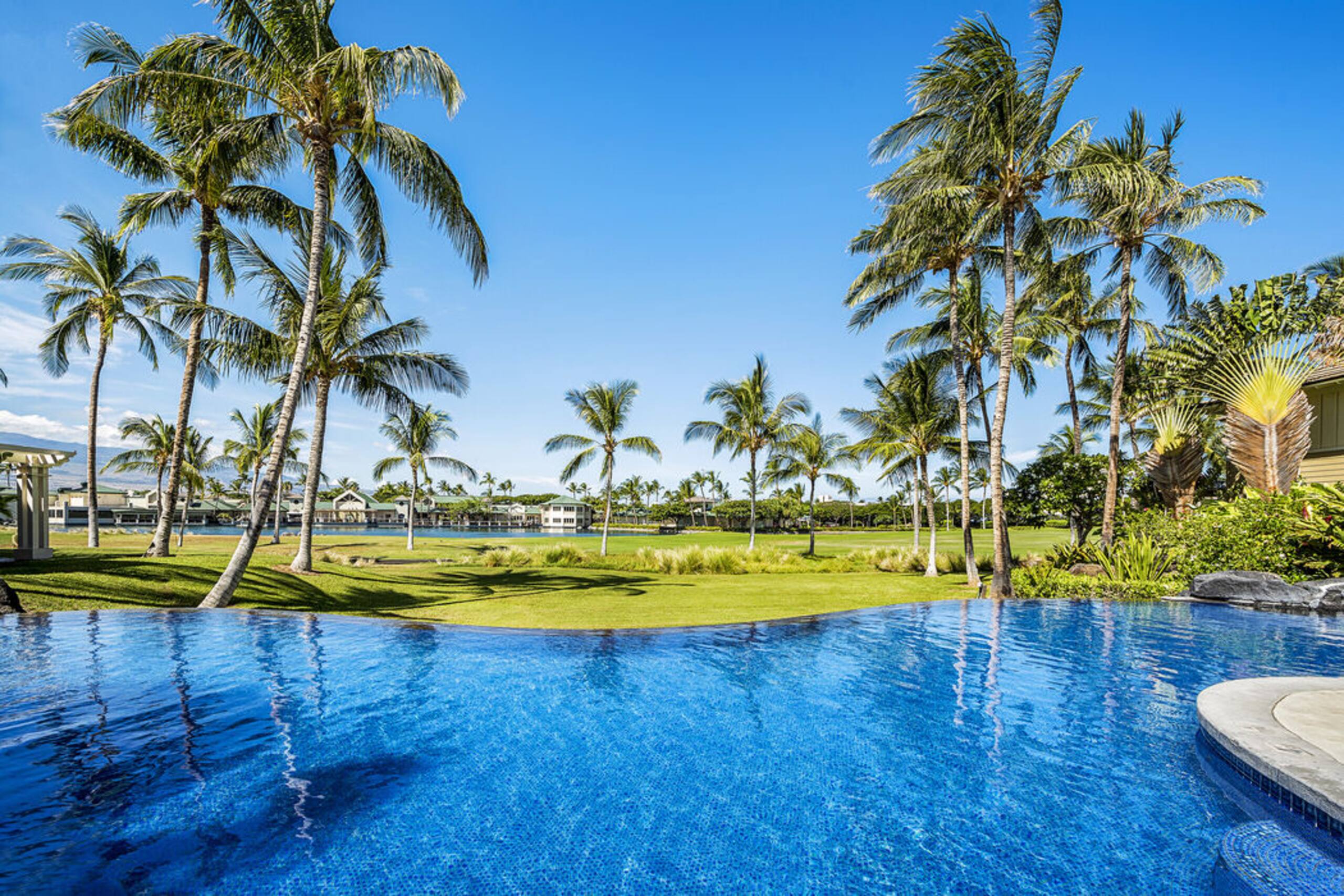 Waikoloa Beach Condo w/ Loft, AC & Golf Views - Photo 32